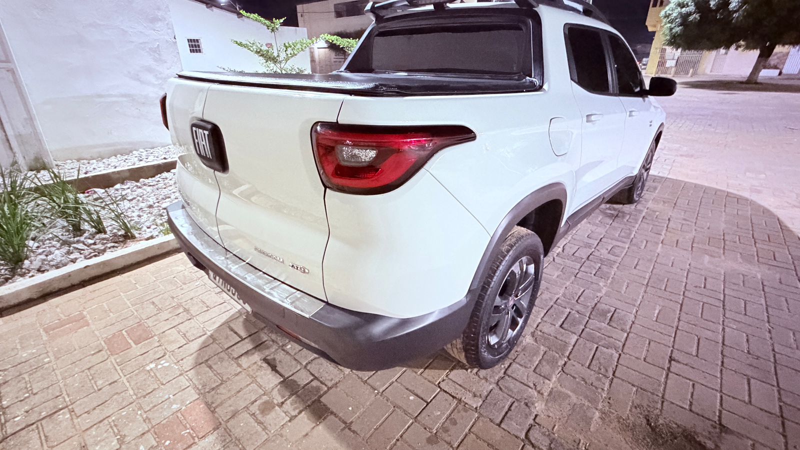 
								FIAT – TORO FREEDOM AUT 2.0 DIESEL 2021 (COMPLETO) full									