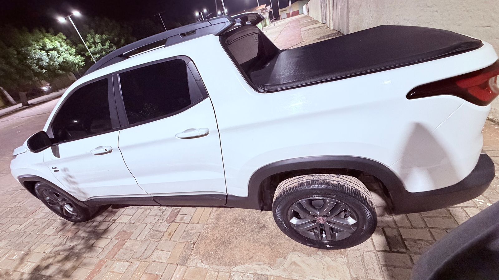 
								FIAT – TORO FREEDOM AUT 2.0 DIESEL 2021 (COMPLETO) full									