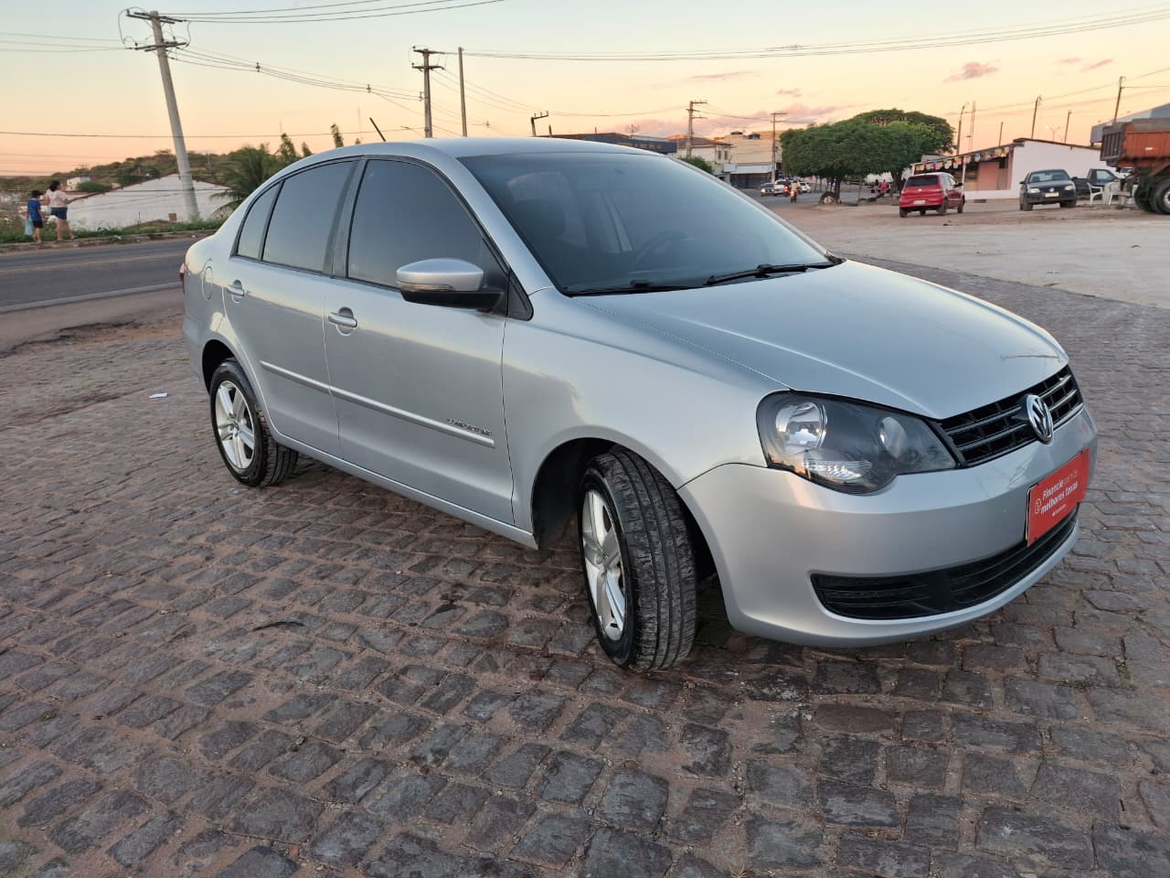 
								POLO 1.6 SEDAN MANUAL full									