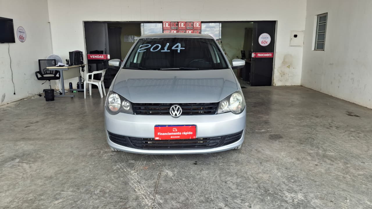 
								POLO 1.6 SEDAN MANUAL full									