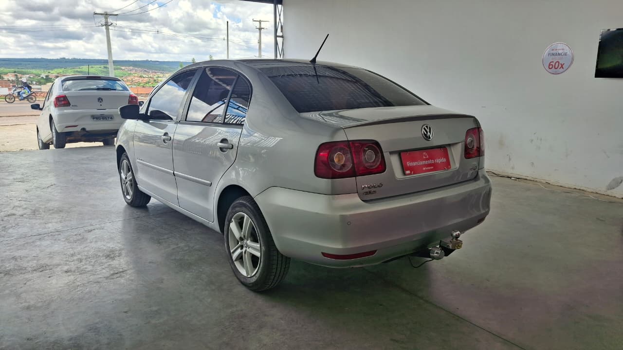 
								POLO 1.6 SEDAN MANUAL full									