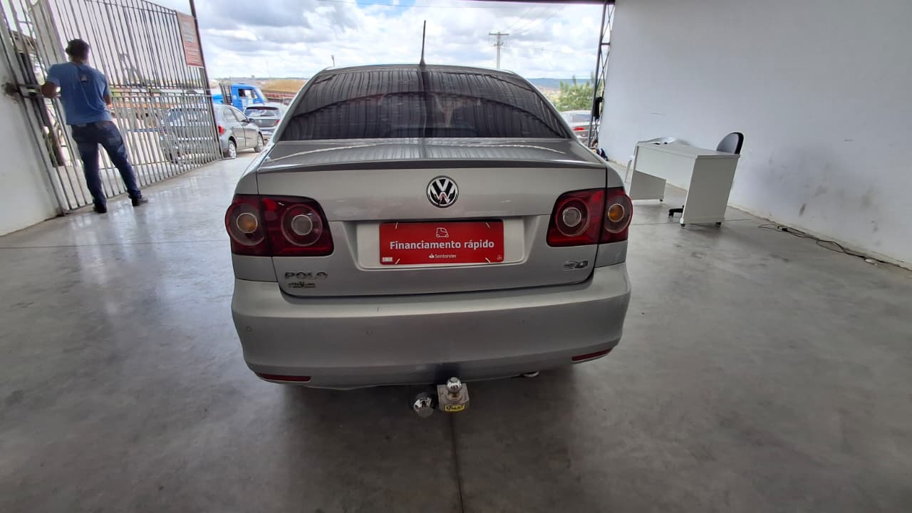 
								POLO 1.6 SEDAN MANUAL full									