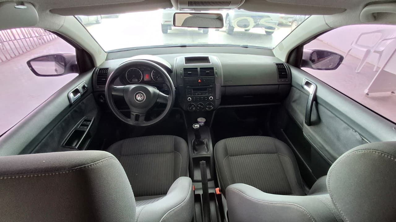 
								POLO 1.6 SEDAN MANUAL full									