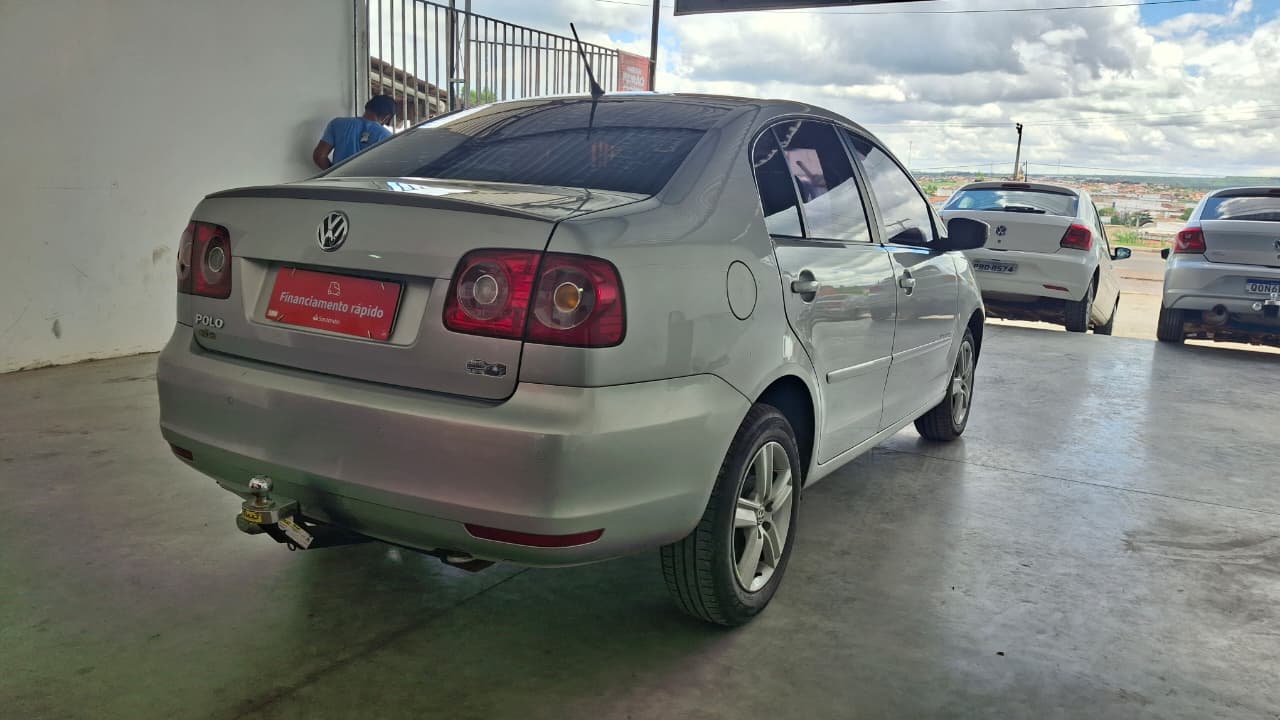 
								POLO 1.6 SEDAN MANUAL full									