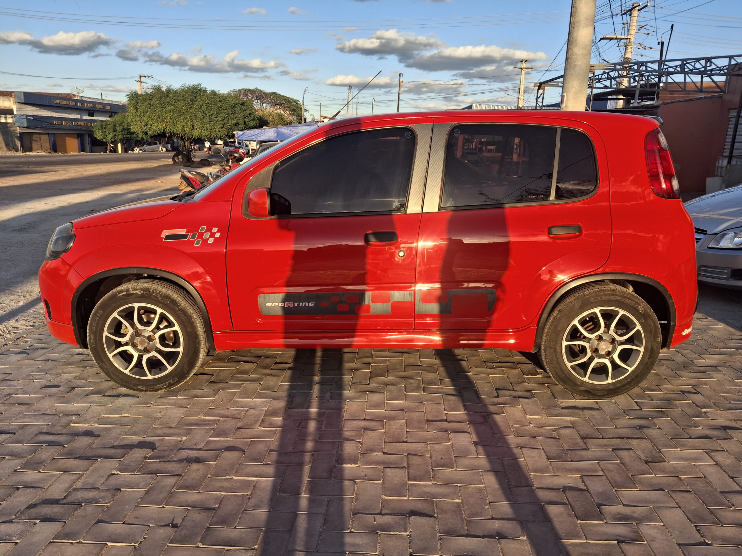 
								FIAT/UNO SPORTING 1.4 EVO FIRE FLEX full									