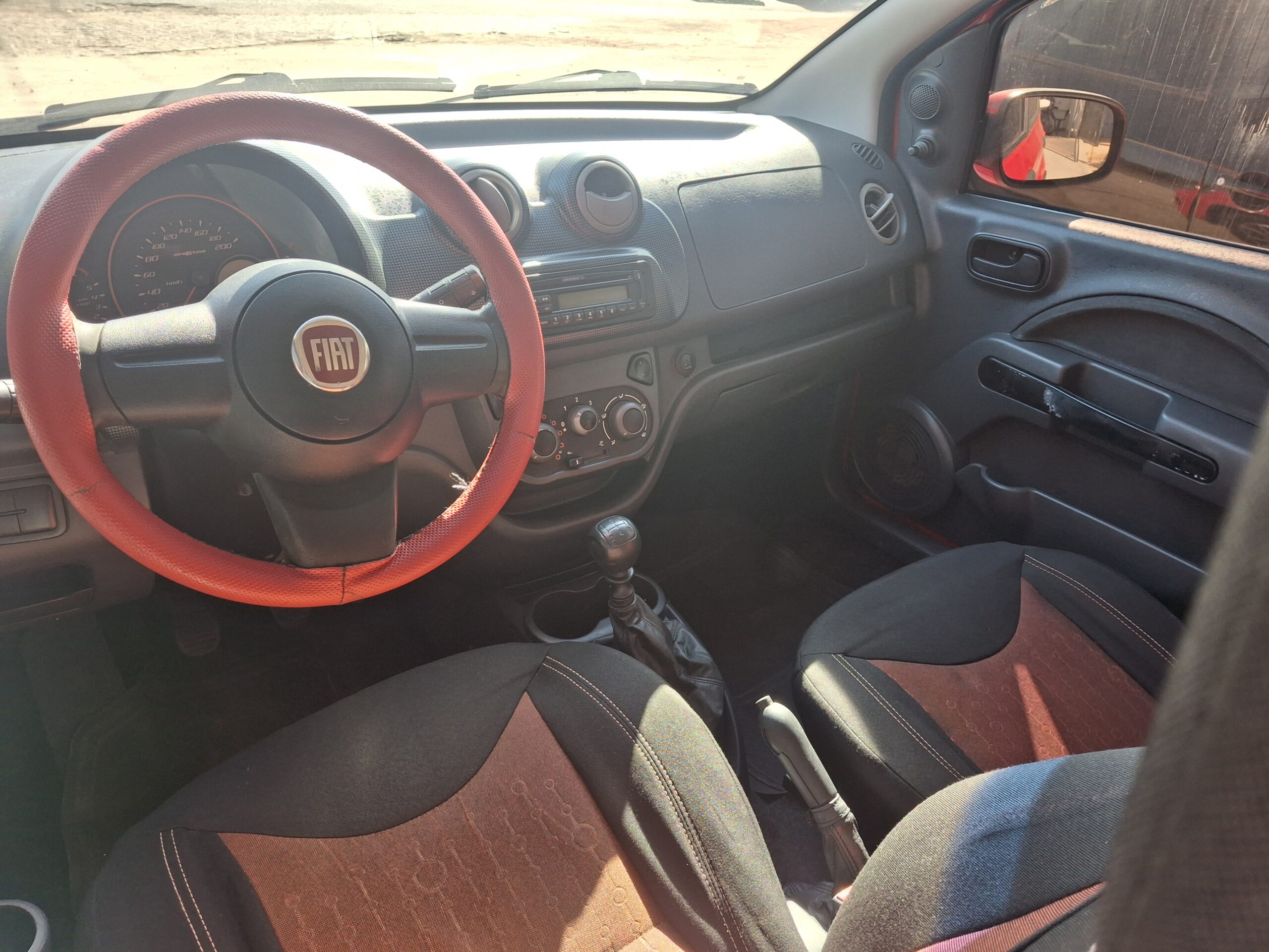 
								FIAT/UNO SPORTING 1.4 EVO FIRE FLEX full									