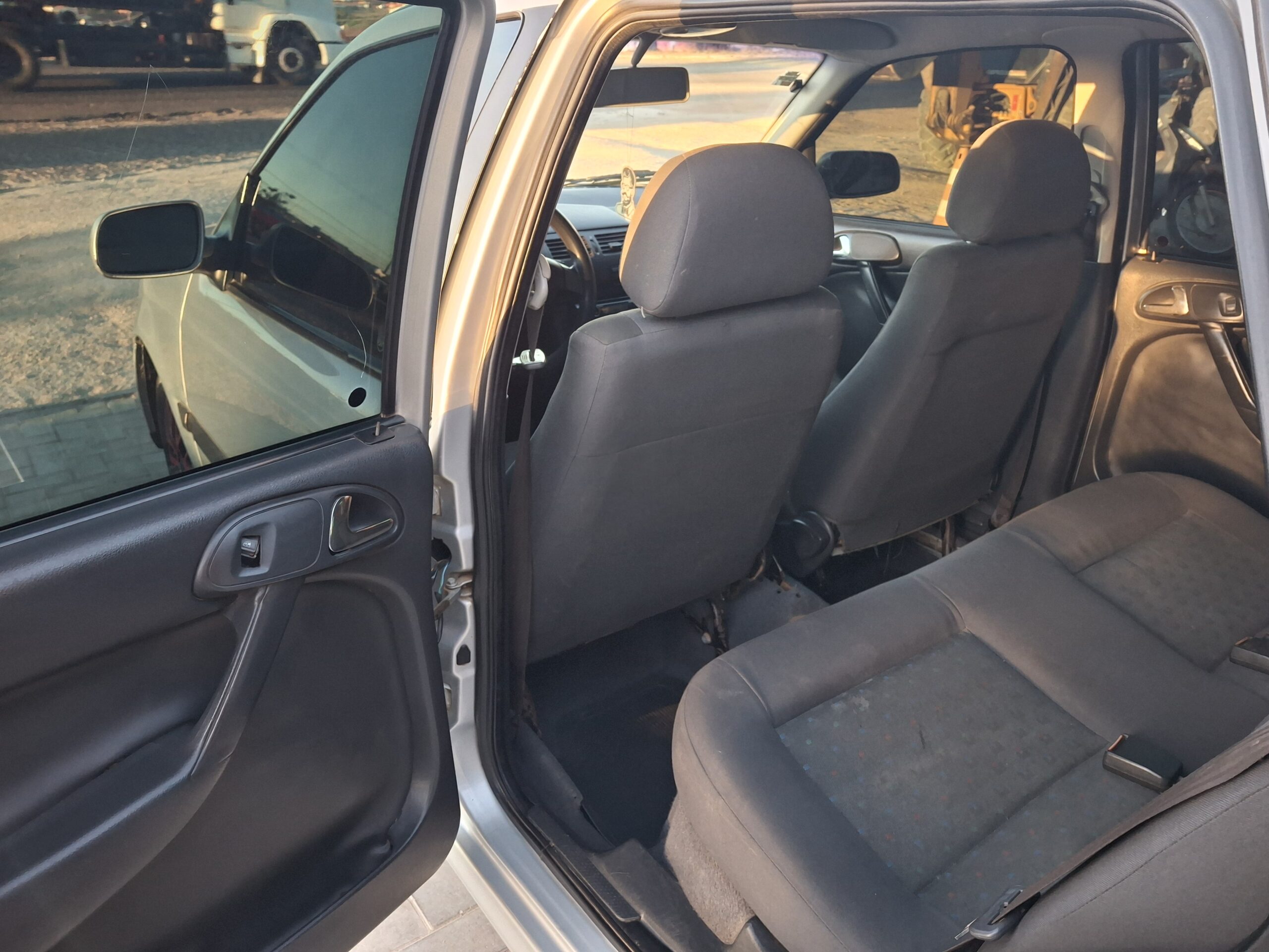 
								VW/GOL 1.6 POWER 2003 full									