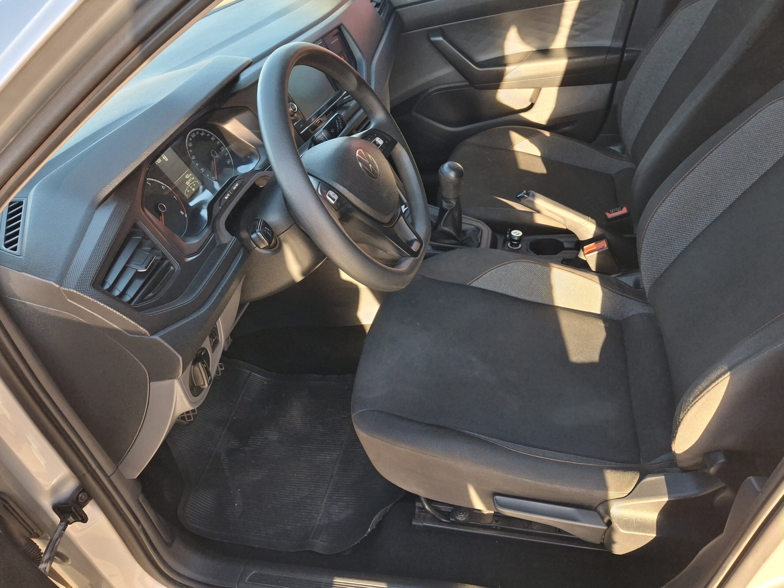 
								VW/POLO 1.0 MPI FLEX 12V 2023 full									