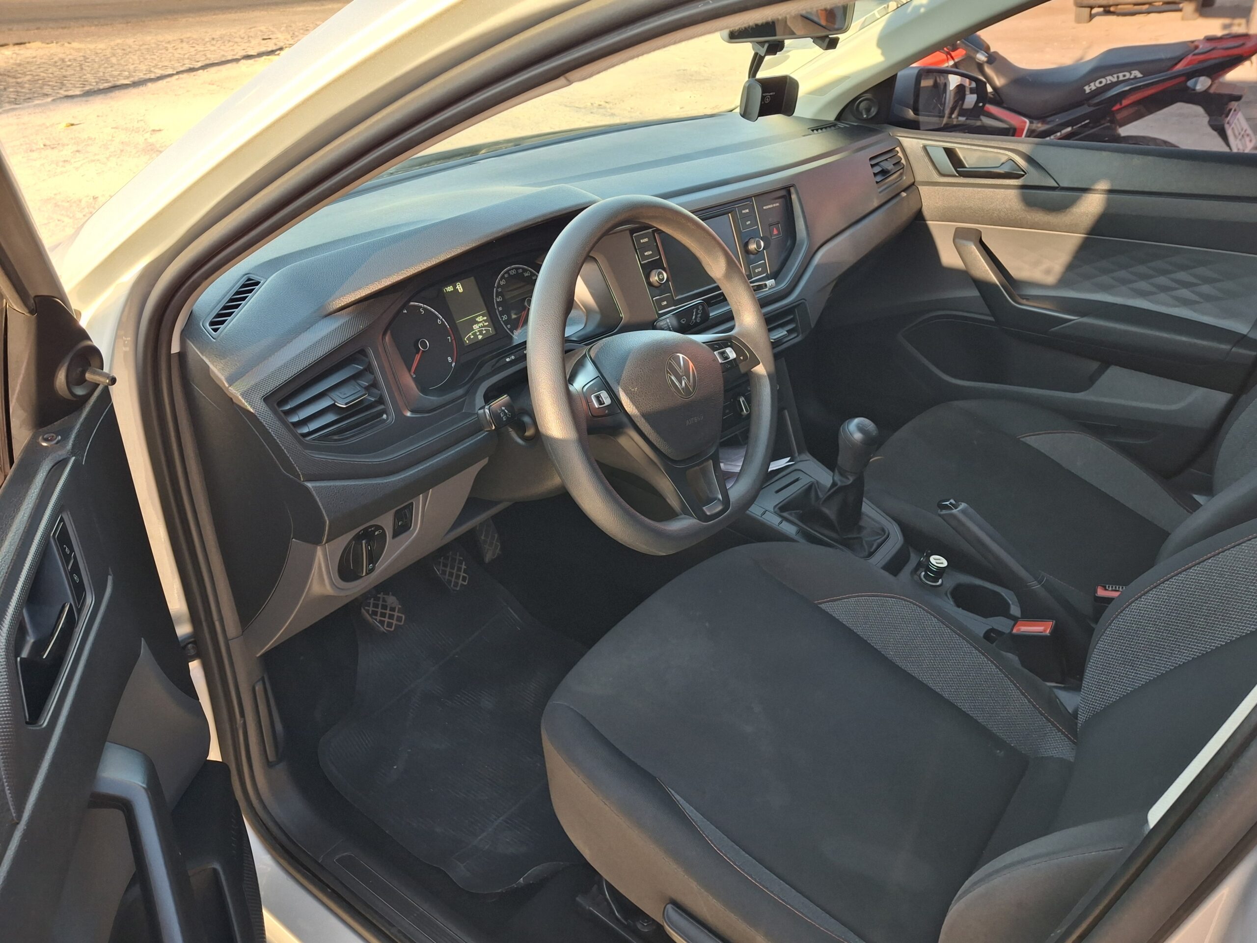 
								VW/POLO 1.0 MPI FLEX 12V 2023 full									