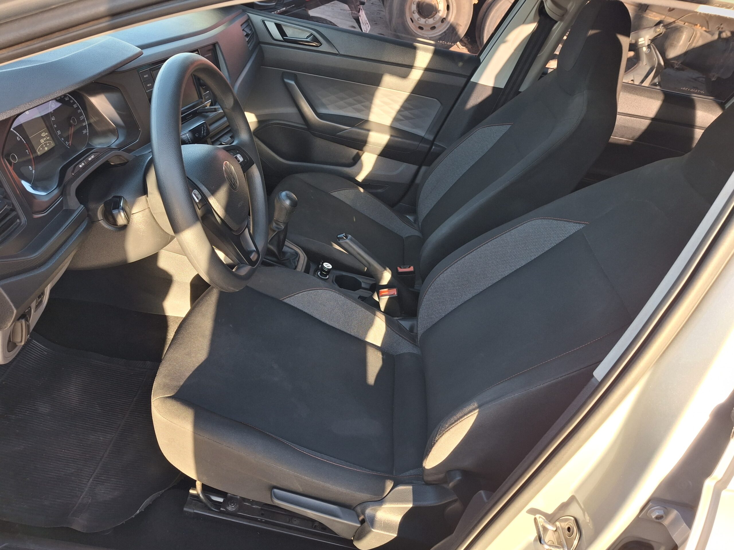 
								VW/POLO 1.0 MPI FLEX 12V 2023 full									