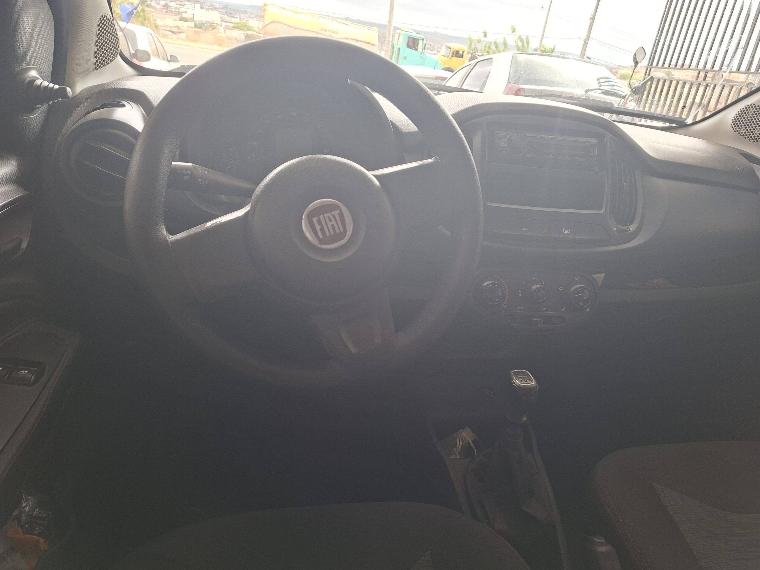 
								FIAT UNO DRIVE 1.0 FLEX 2018 full									