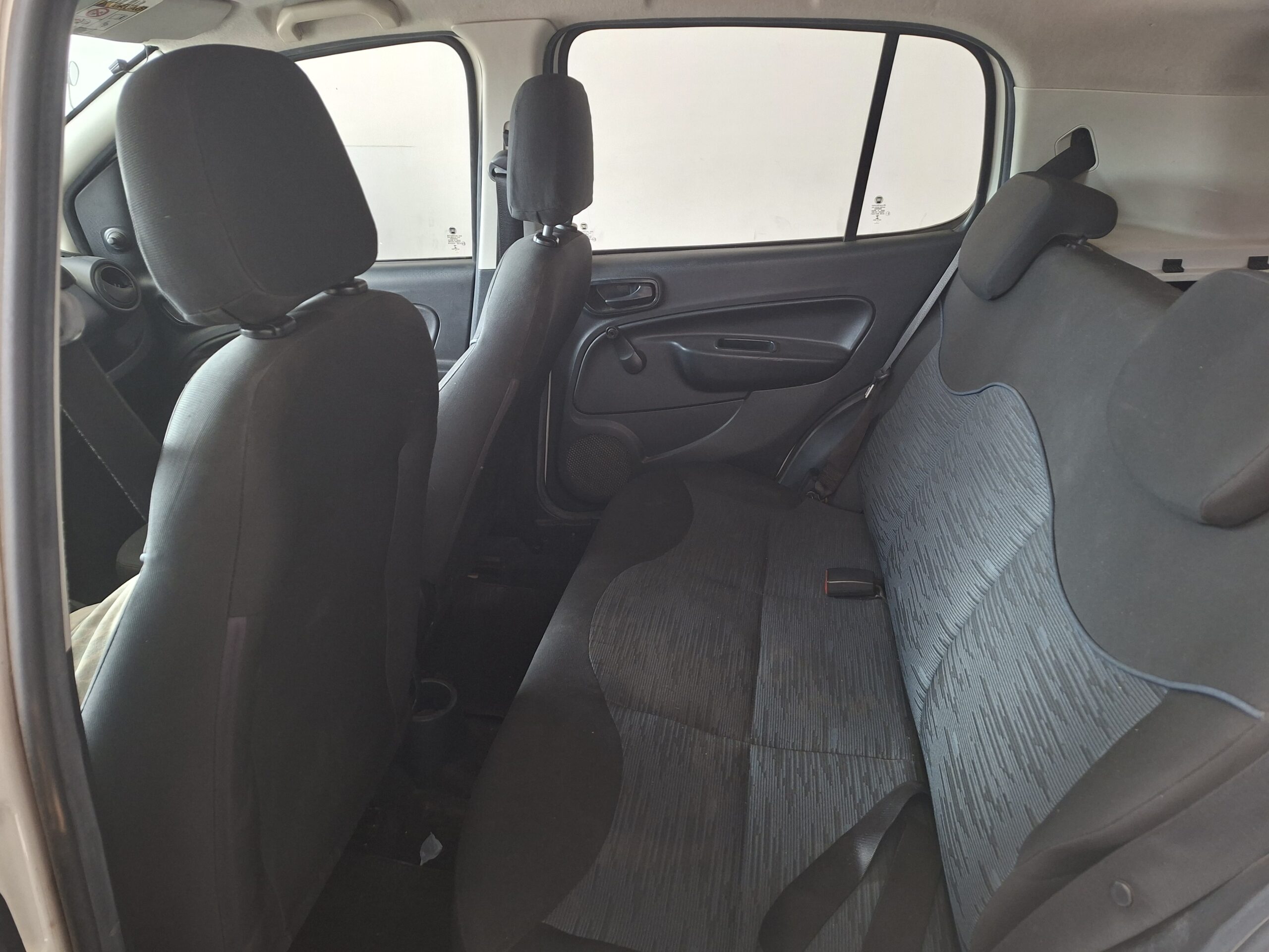 
								FIAT UNO DRIVE 1.0 FLEX 2018 full									
