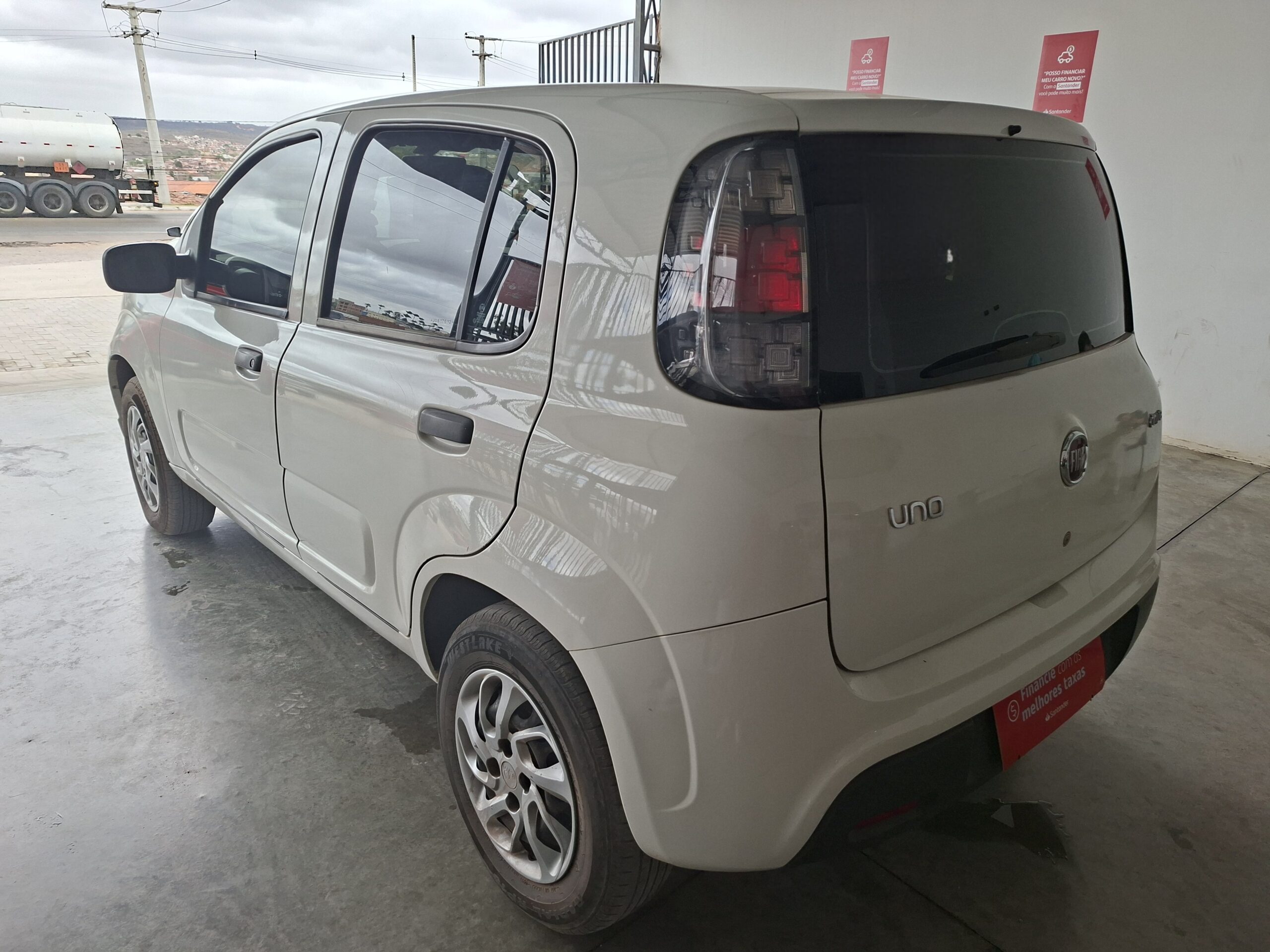 
								FIAT UNO DRIVE 1.0 FLEX 2018 full									