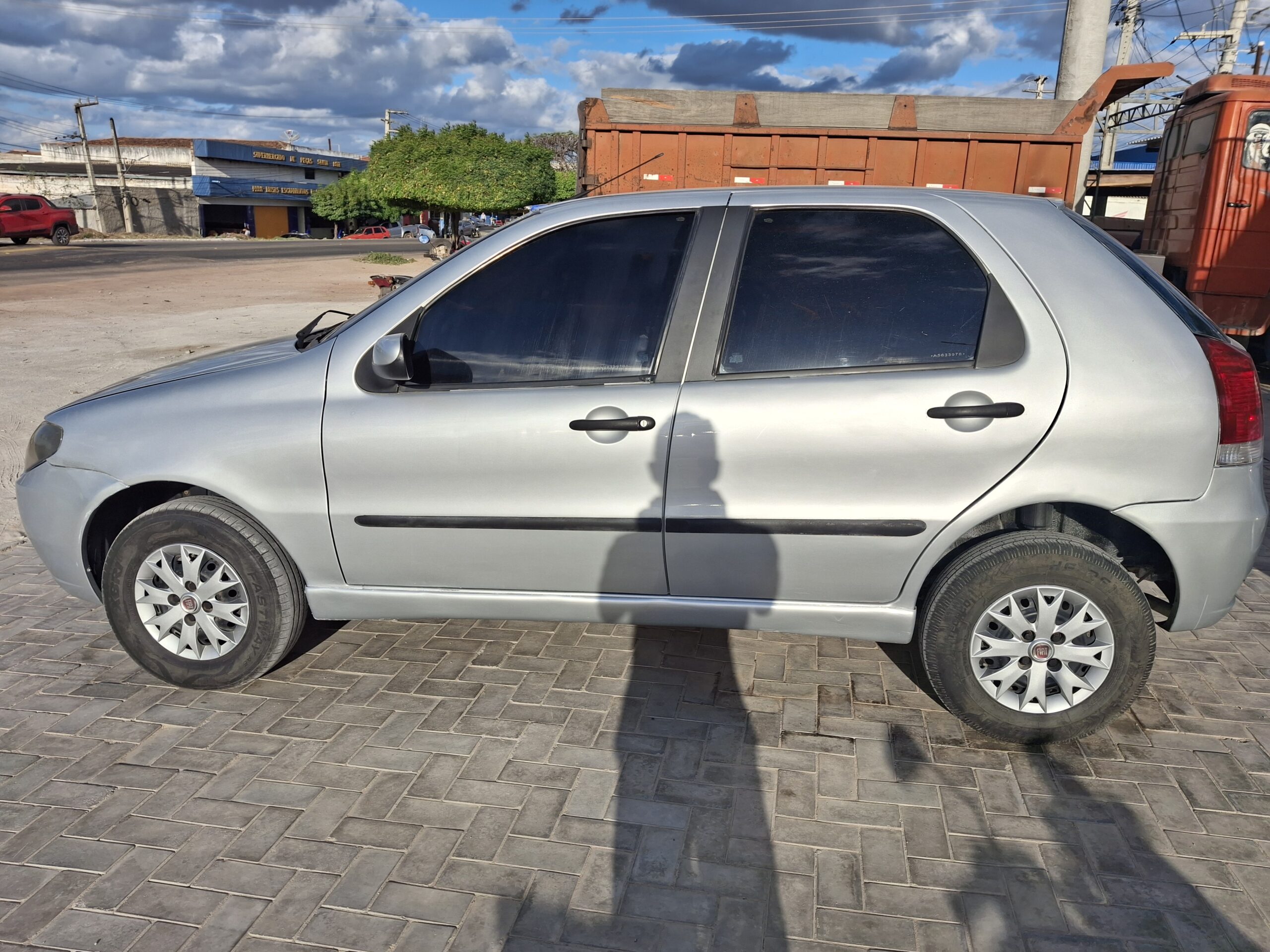 
								PALIO 1.0 ECONOMY FIRE FLEX 8V 4P 2010 full									