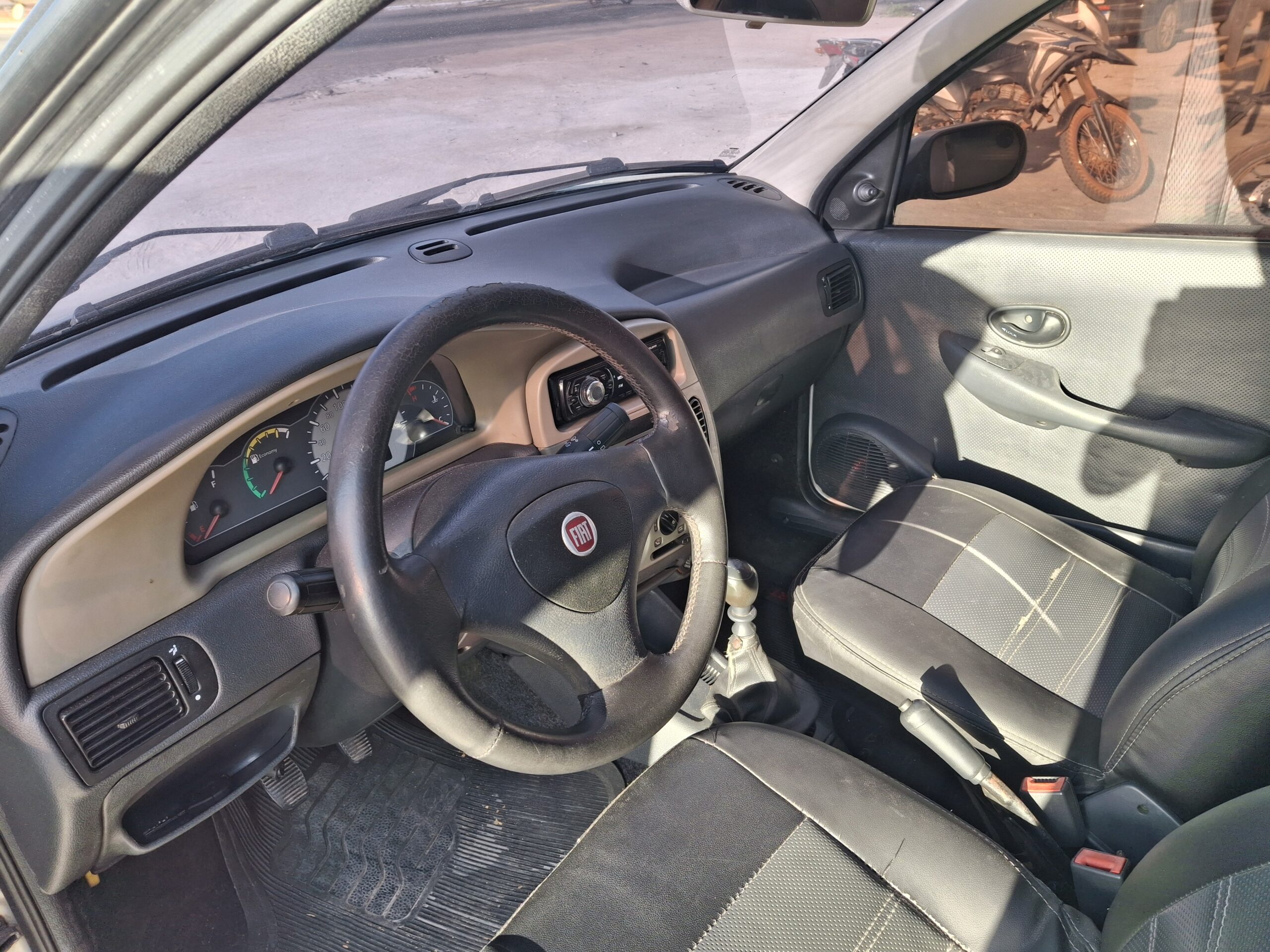 
								PALIO 1.0 ECONOMY FIRE FLEX 8V 4P 2010 full									
