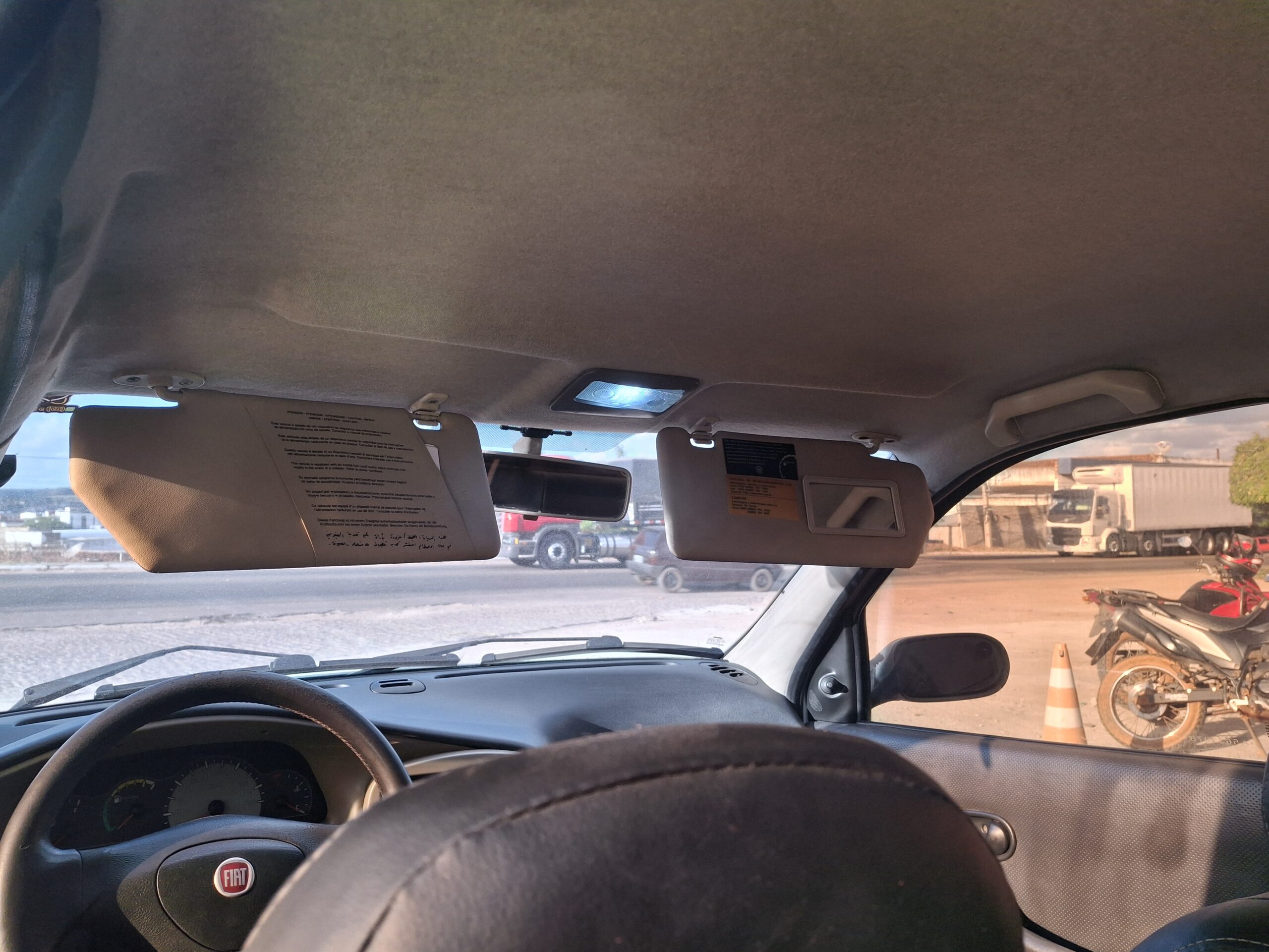 
								PALIO 1.0 ECONOMY FIRE FLEX 8V 4P 2010 full									