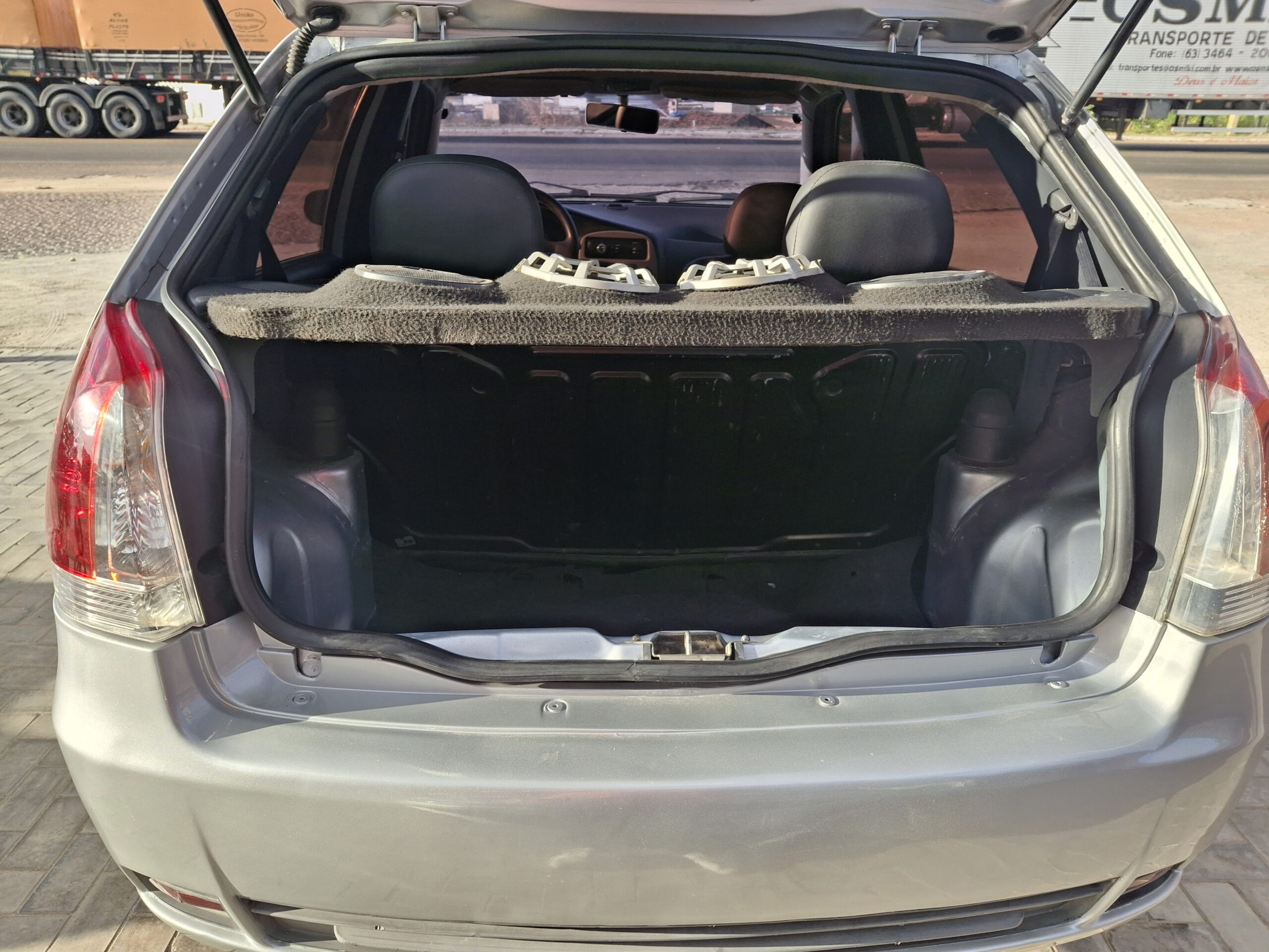 
								PALIO 1.0 ECONOMY FIRE FLEX 8V 4P 2010 full									