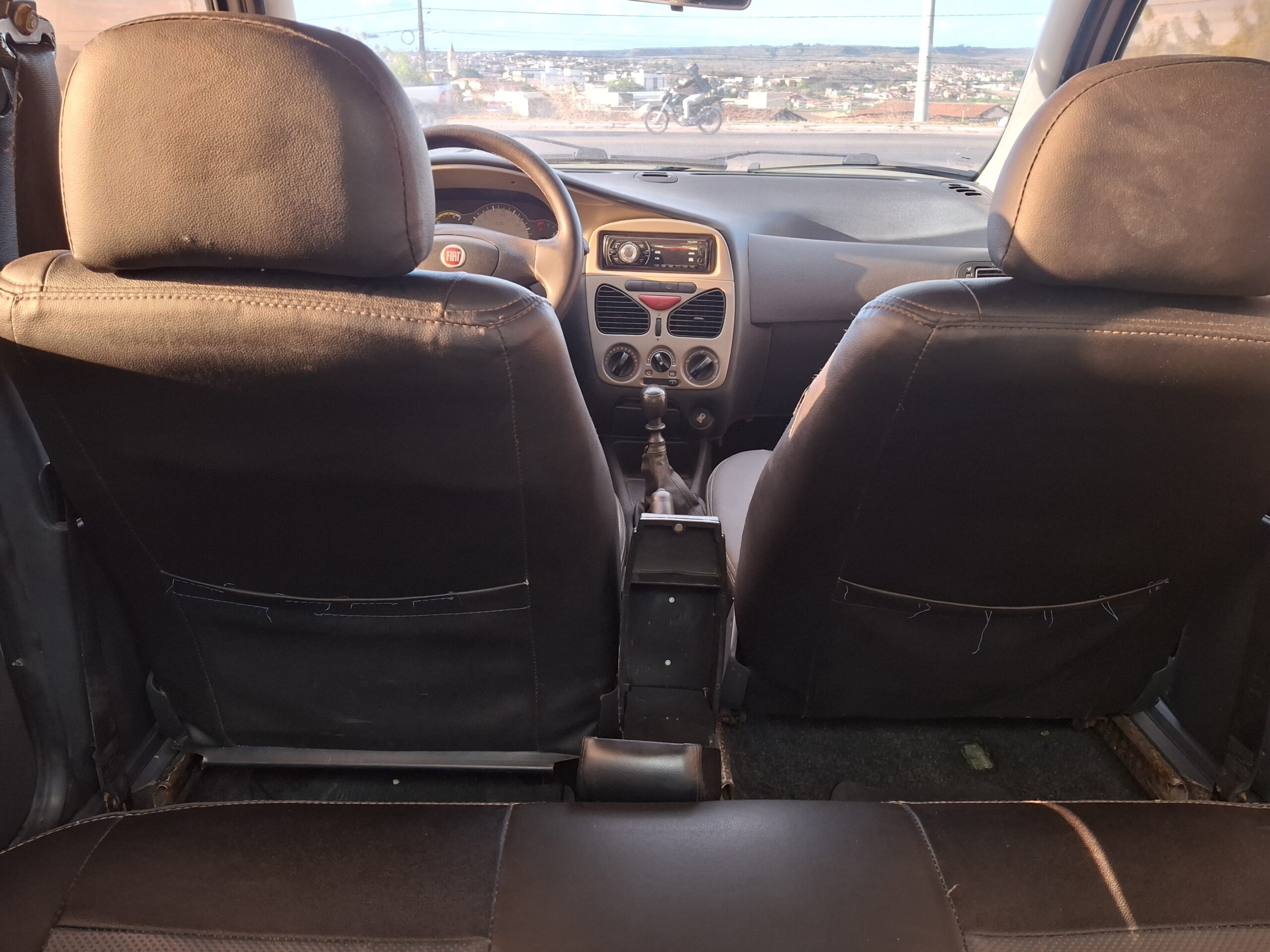 
								PALIO 1.0 ECONOMY FIRE FLEX 8V 4P 2010 full									