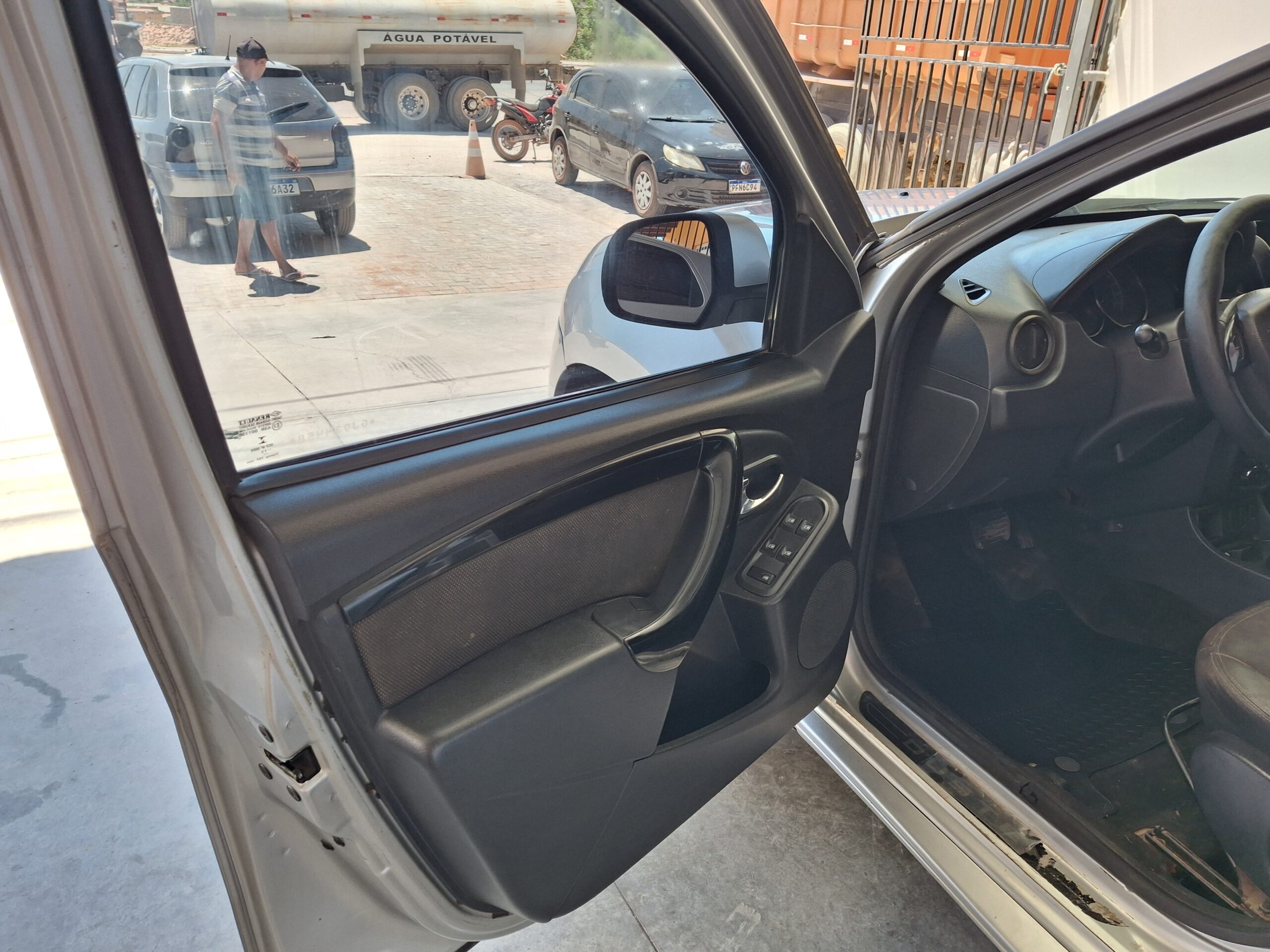
								RENAULT/DUSTER 2.0 D 4X2A 2016 full									