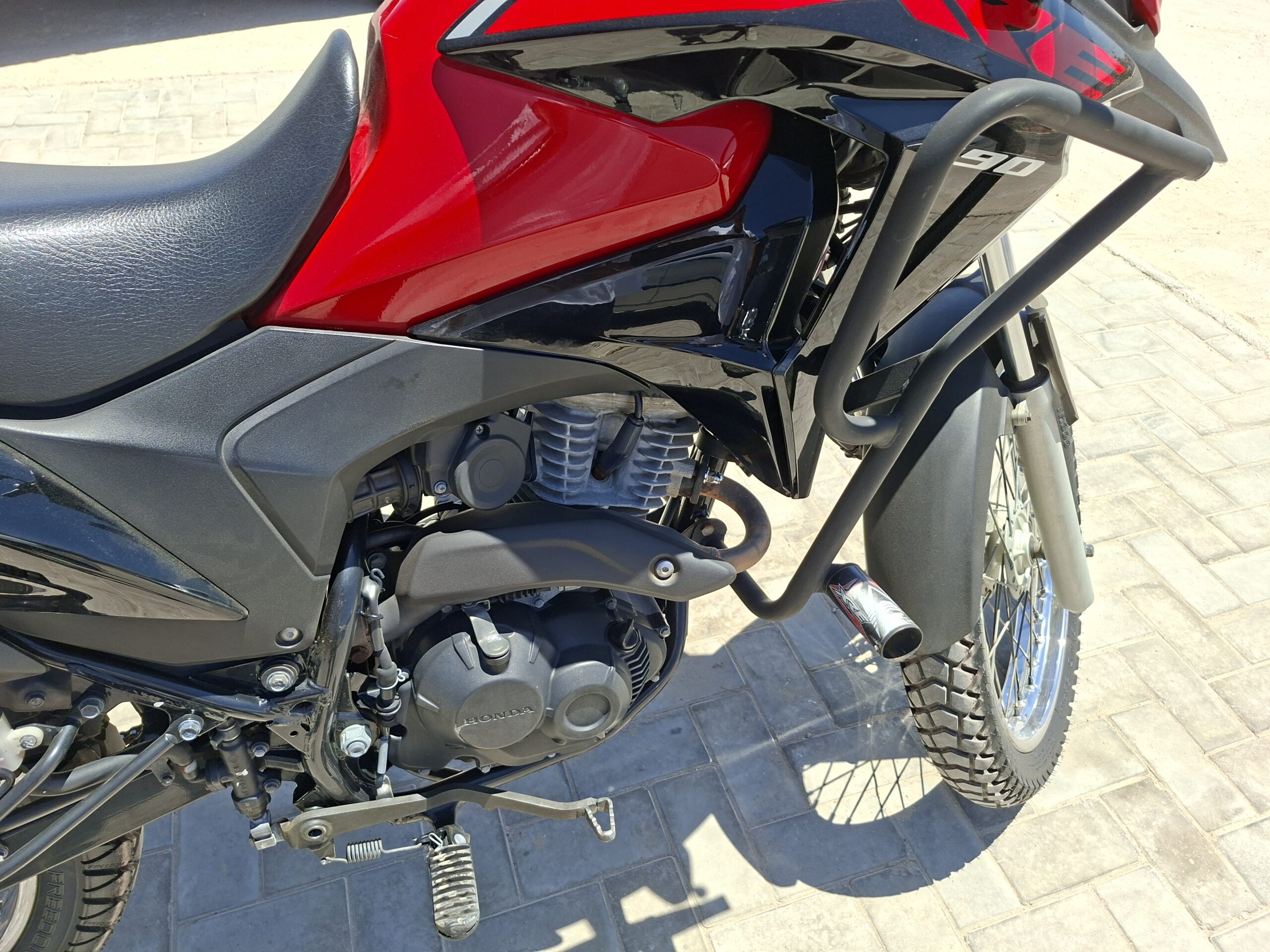 
								HONDA XRE 190 ABS full									