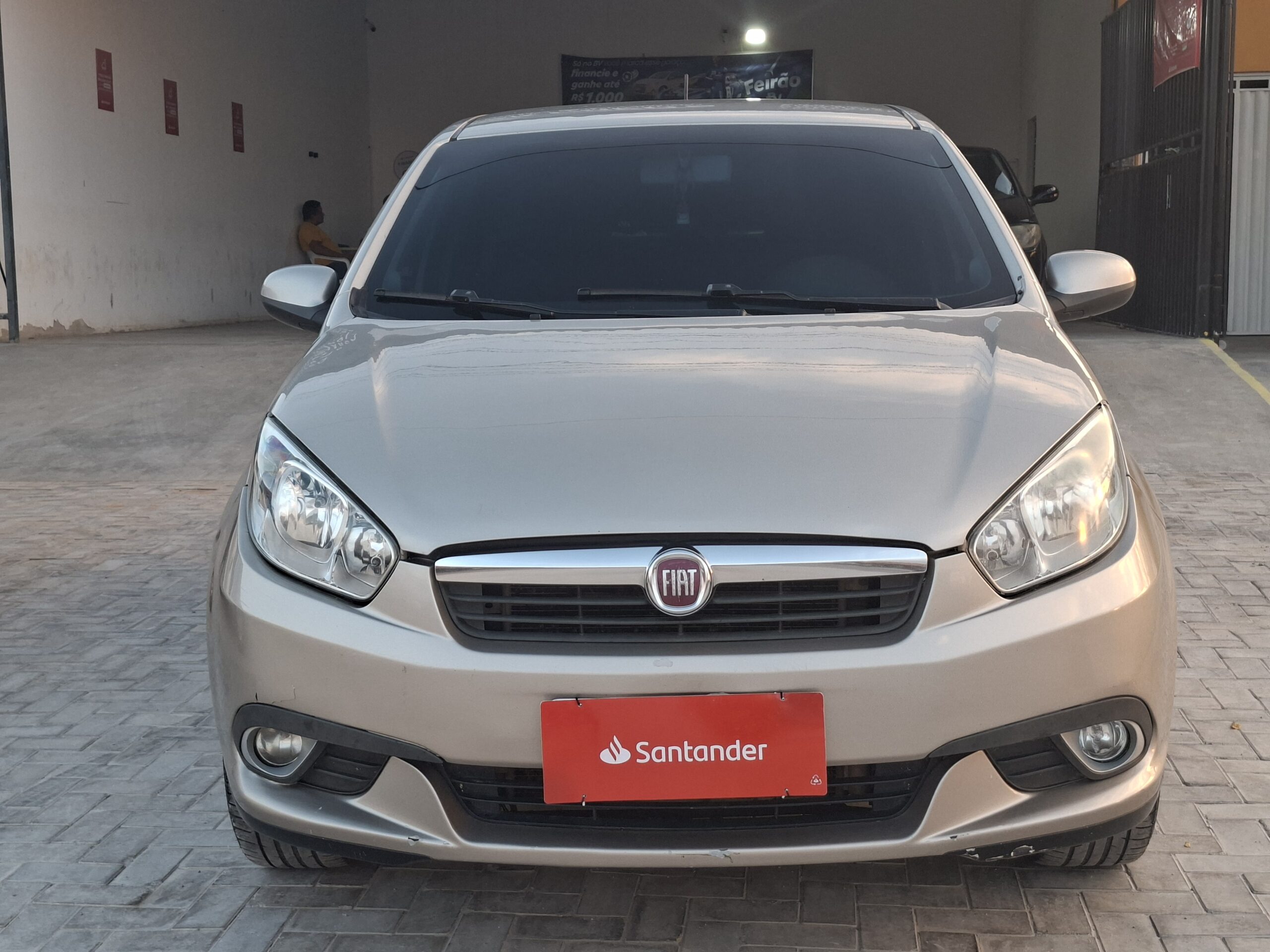 
								FIAT GRAND SIENA ESSENCE 1.6 16V 2015 full									