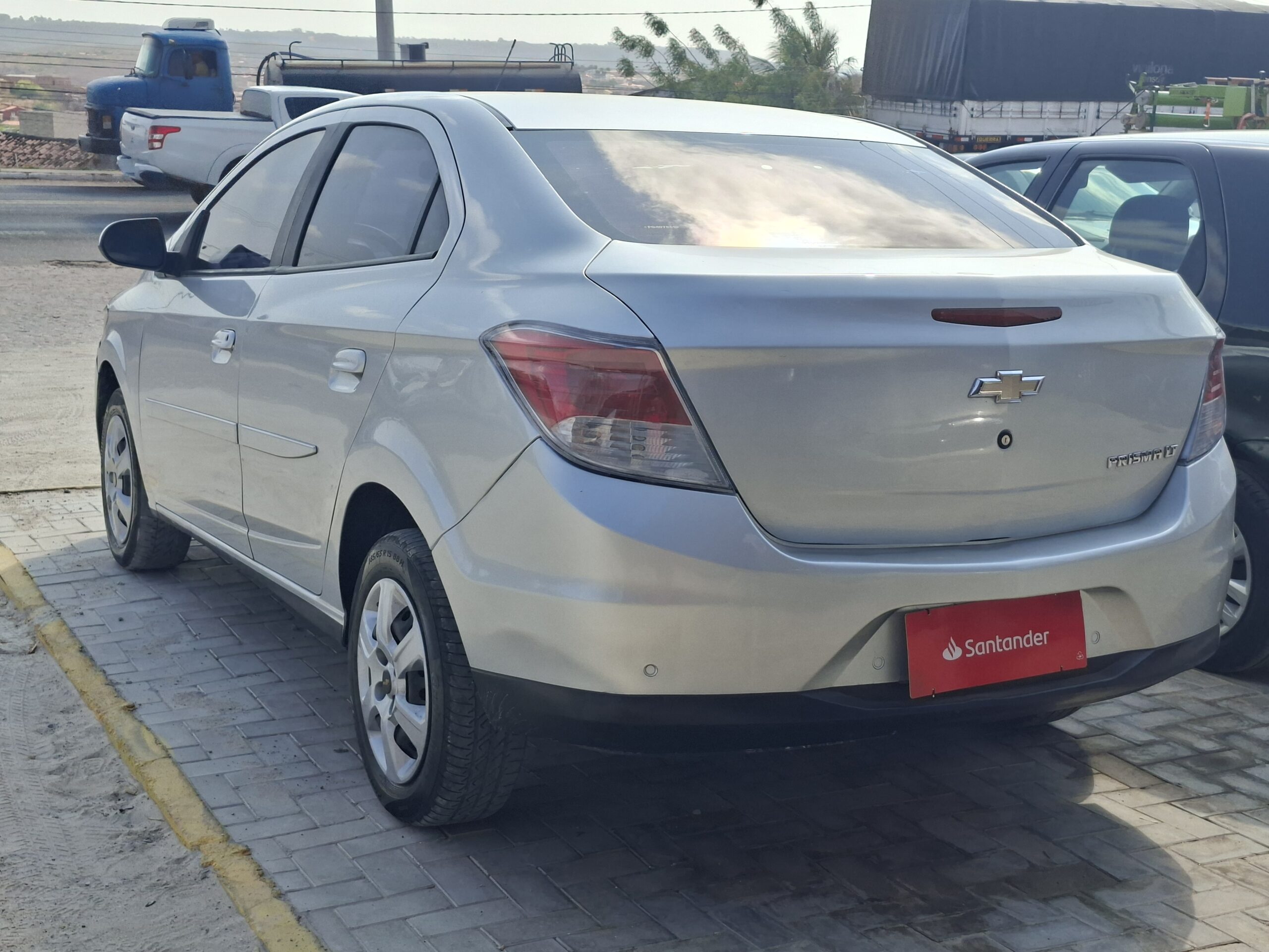 
								CHEVROLET PRISMA MT LT 1.5 2015 full									