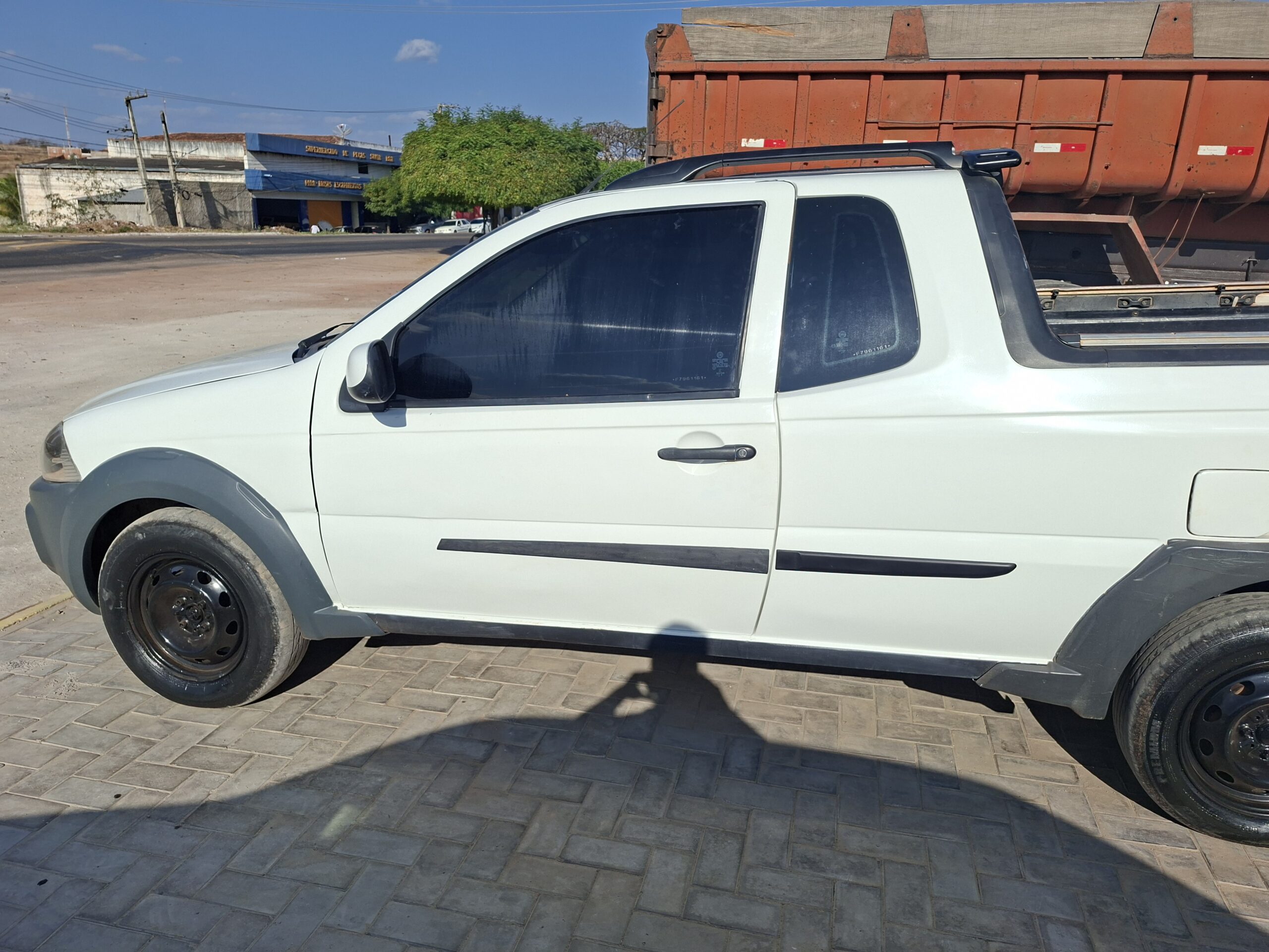 
								FIAT STRADA WORKING CE 1.4 2015 full									