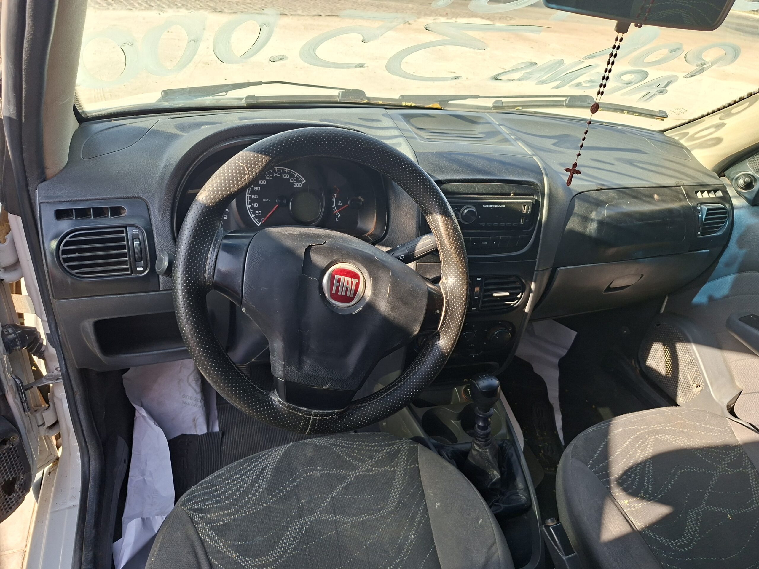 
								FIAT STRADA WORKING CE 1.4 2015 full									
