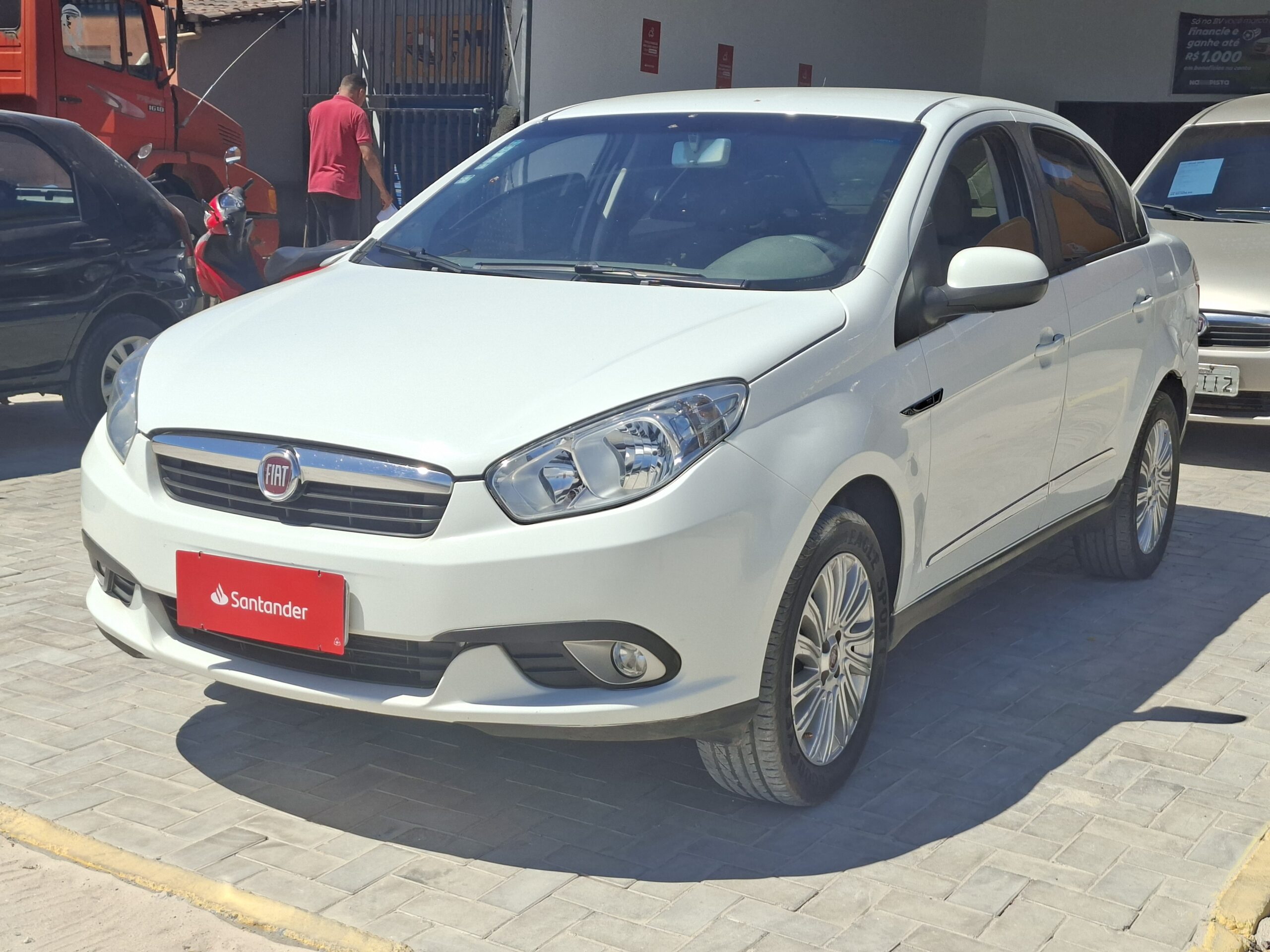 
								FIAT GRAND SIENA ESSENCE SUBLIME 1.6 2015 full									