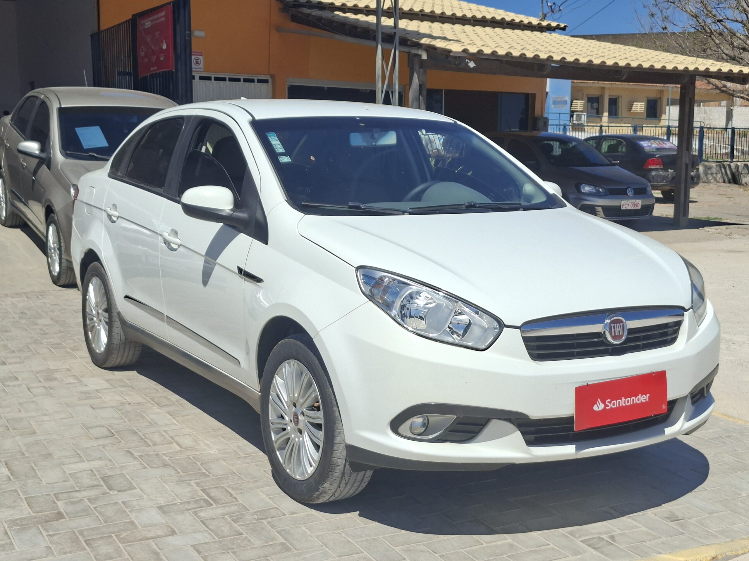 
								FIAT GRAND SIENA ESSENCE SUBLIME 1.6 2015 full									