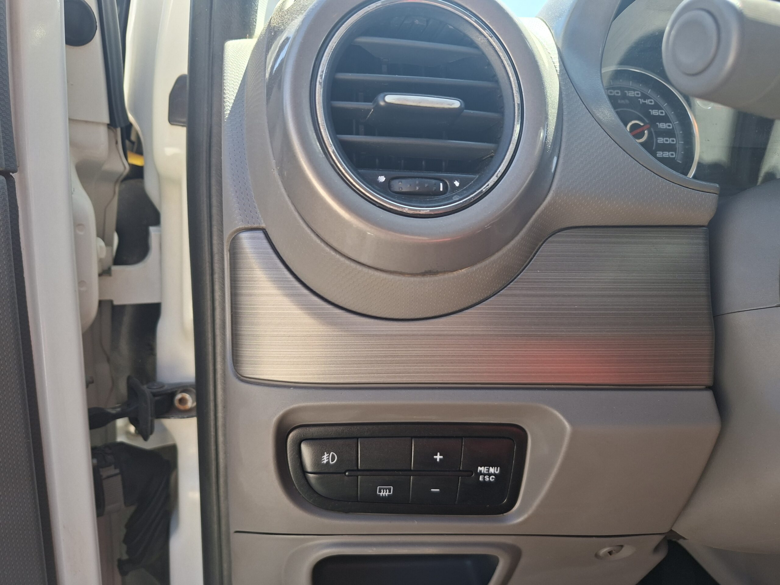 
								FIAT GRAND SIENA ESSENCE SUBLIME 1.6 2015 full									