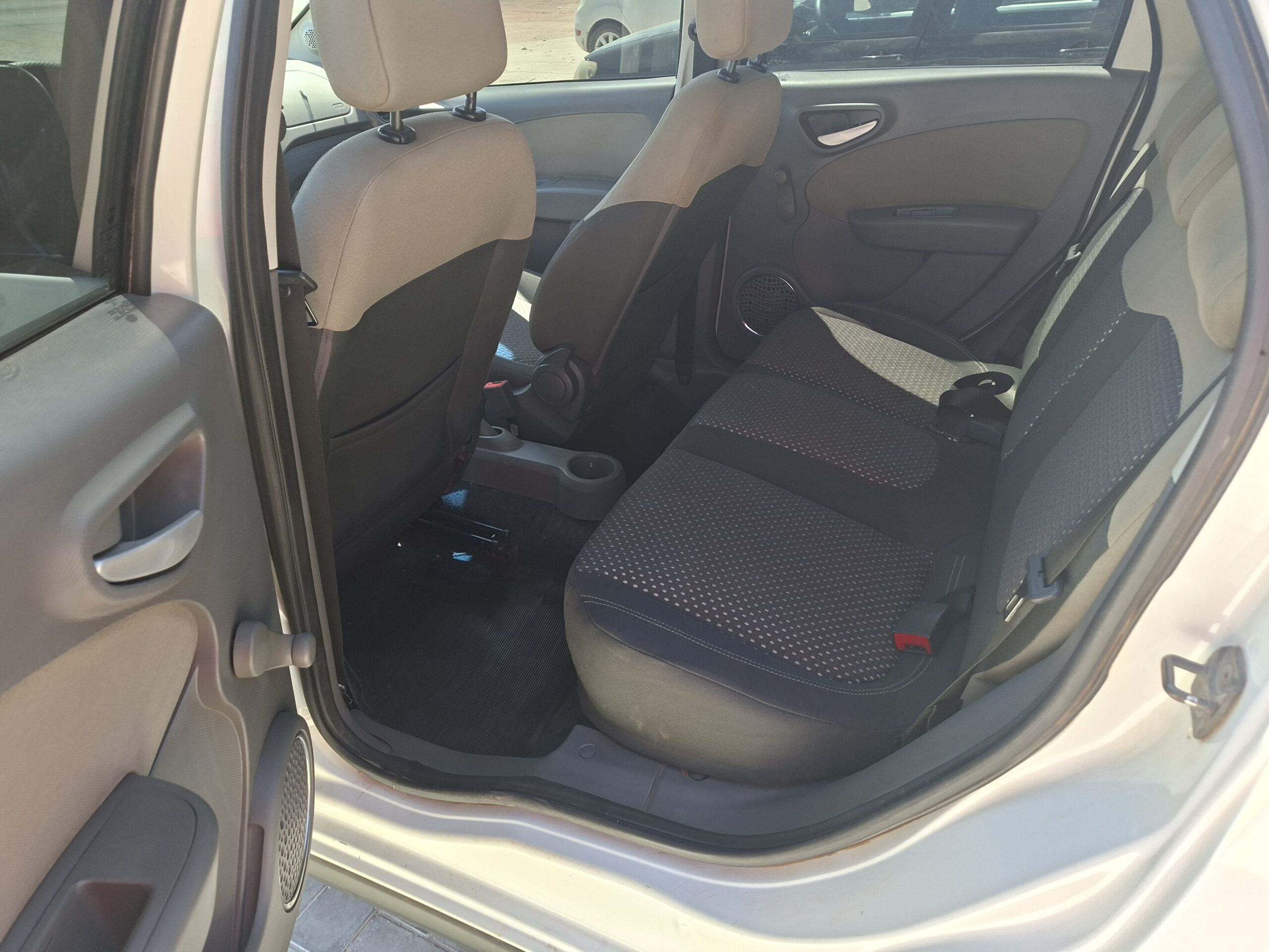 
								FIAT GRAND SIENA ESSENCE SUBLIME 1.6 2015 full									