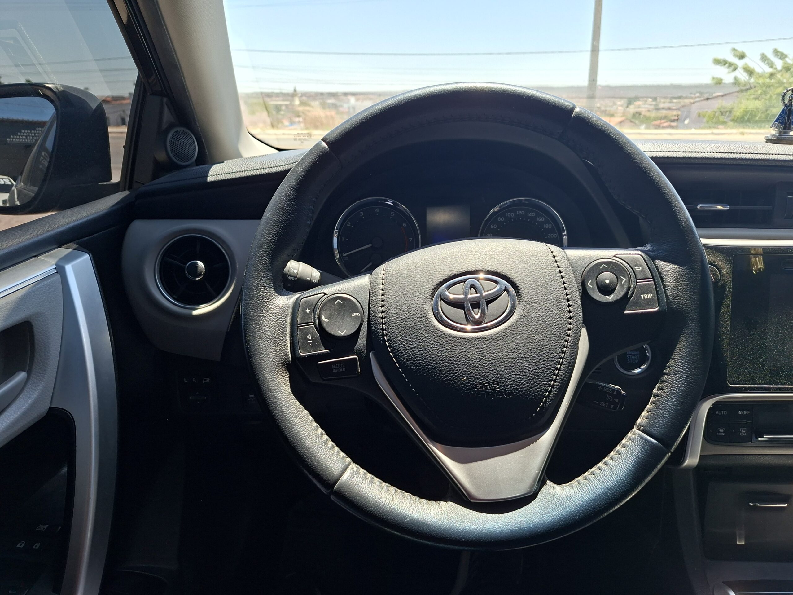 
								TOYOTA COROLLA XEI 2.0 A/T 2018 full									