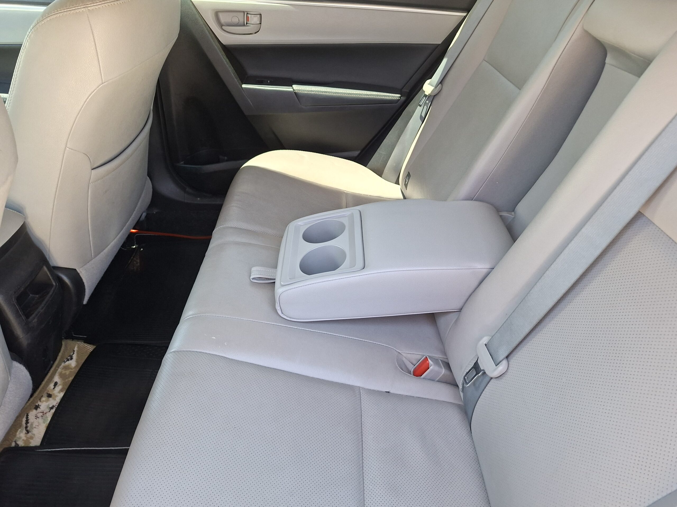 
								TOYOTA COROLLA XEI 2.0 A/T 2018 full									