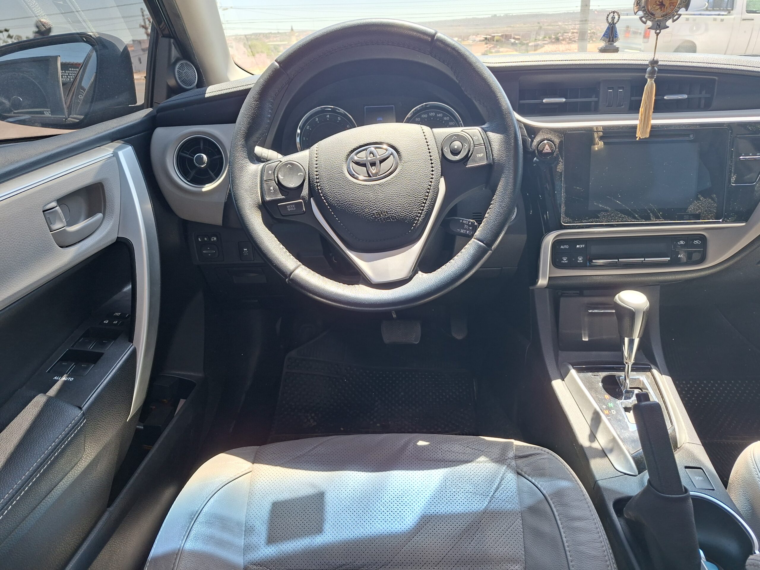 
								TOYOTA COROLLA XEI 2.0 A/T 2018 full									
