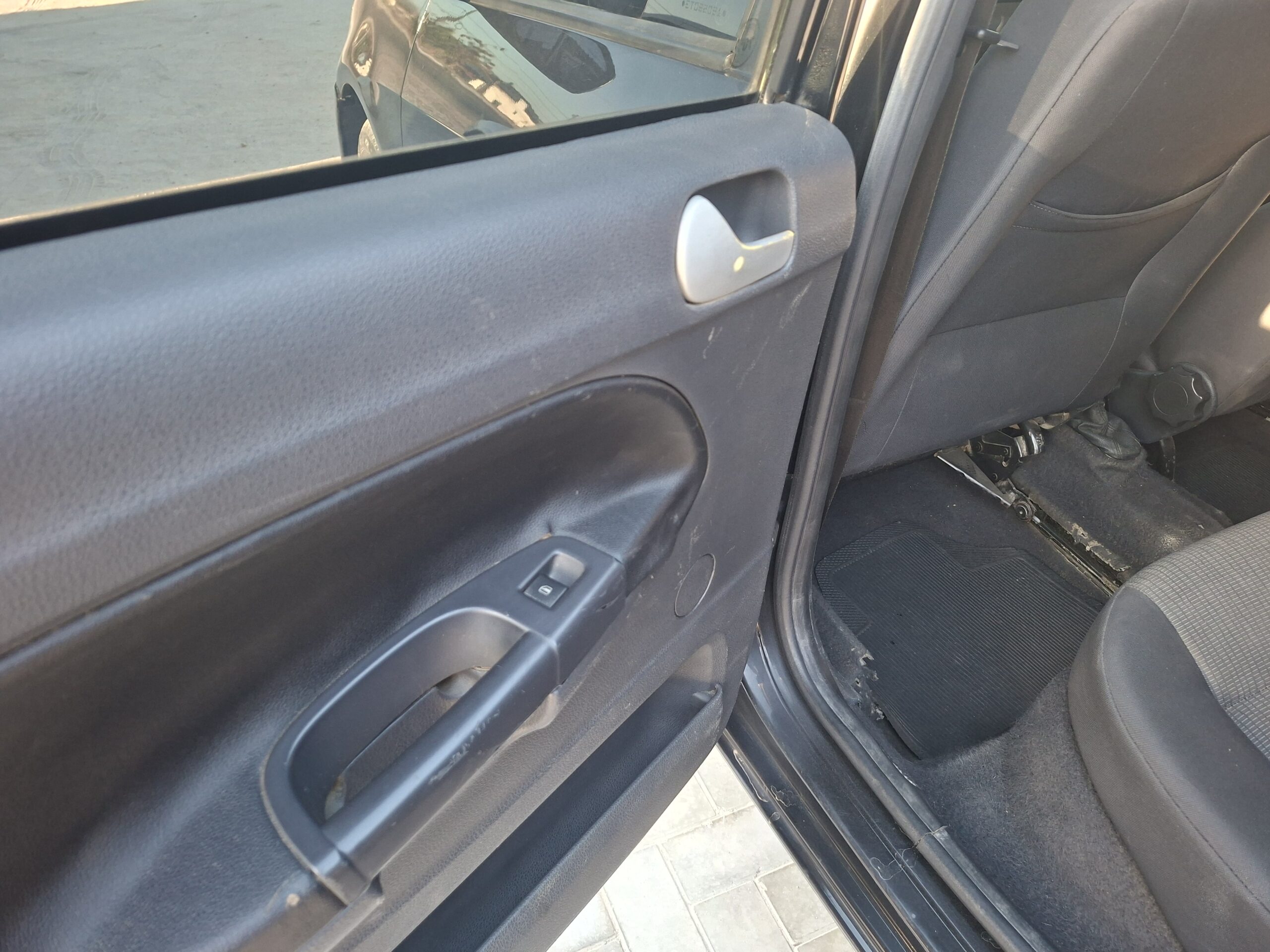 
								VOLKWAGEN (NOVO) GOL I TREND 1.0 2014 (G6) full									