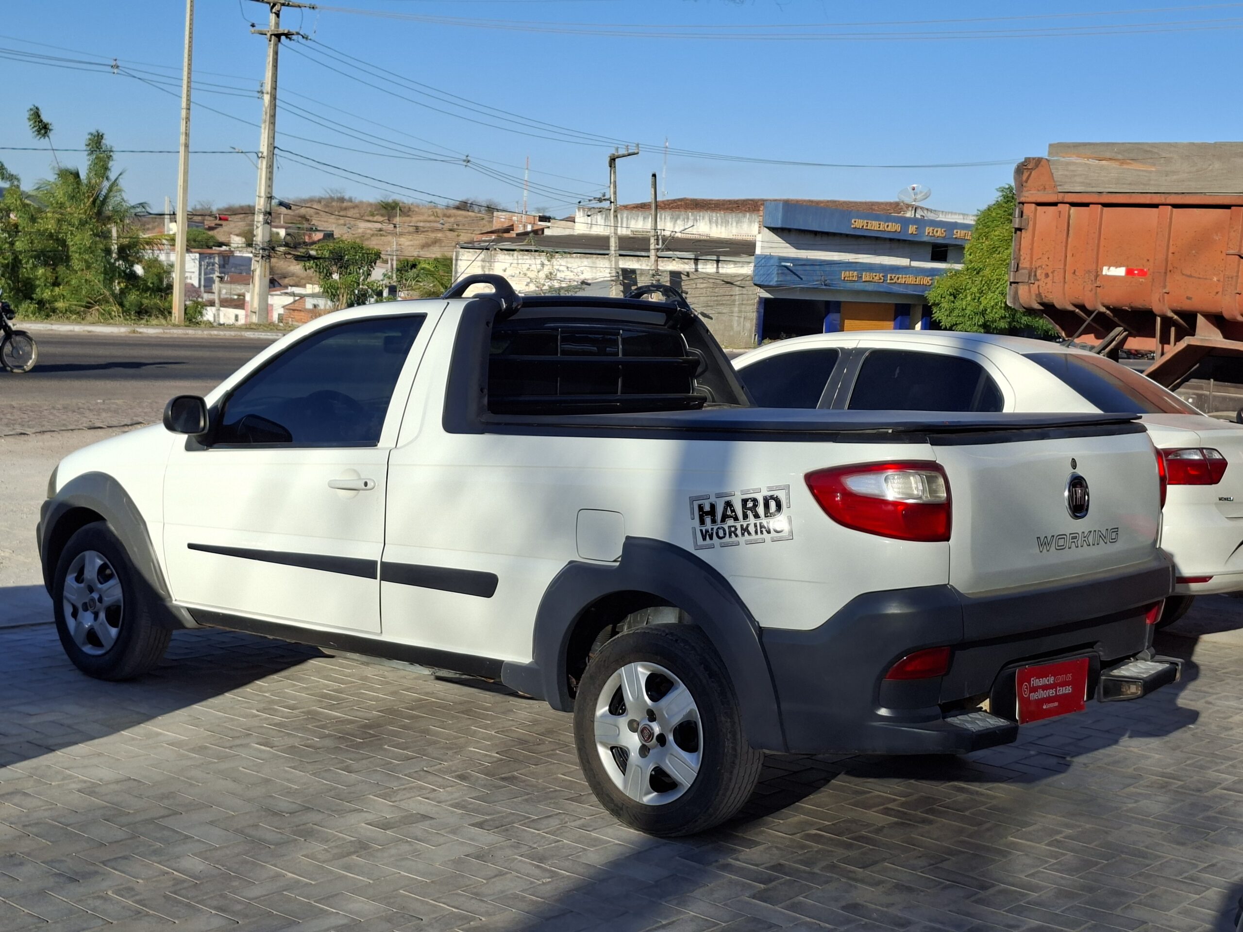 
								FIAT STRADA HARD WORKING CS 1.4 2017 full									