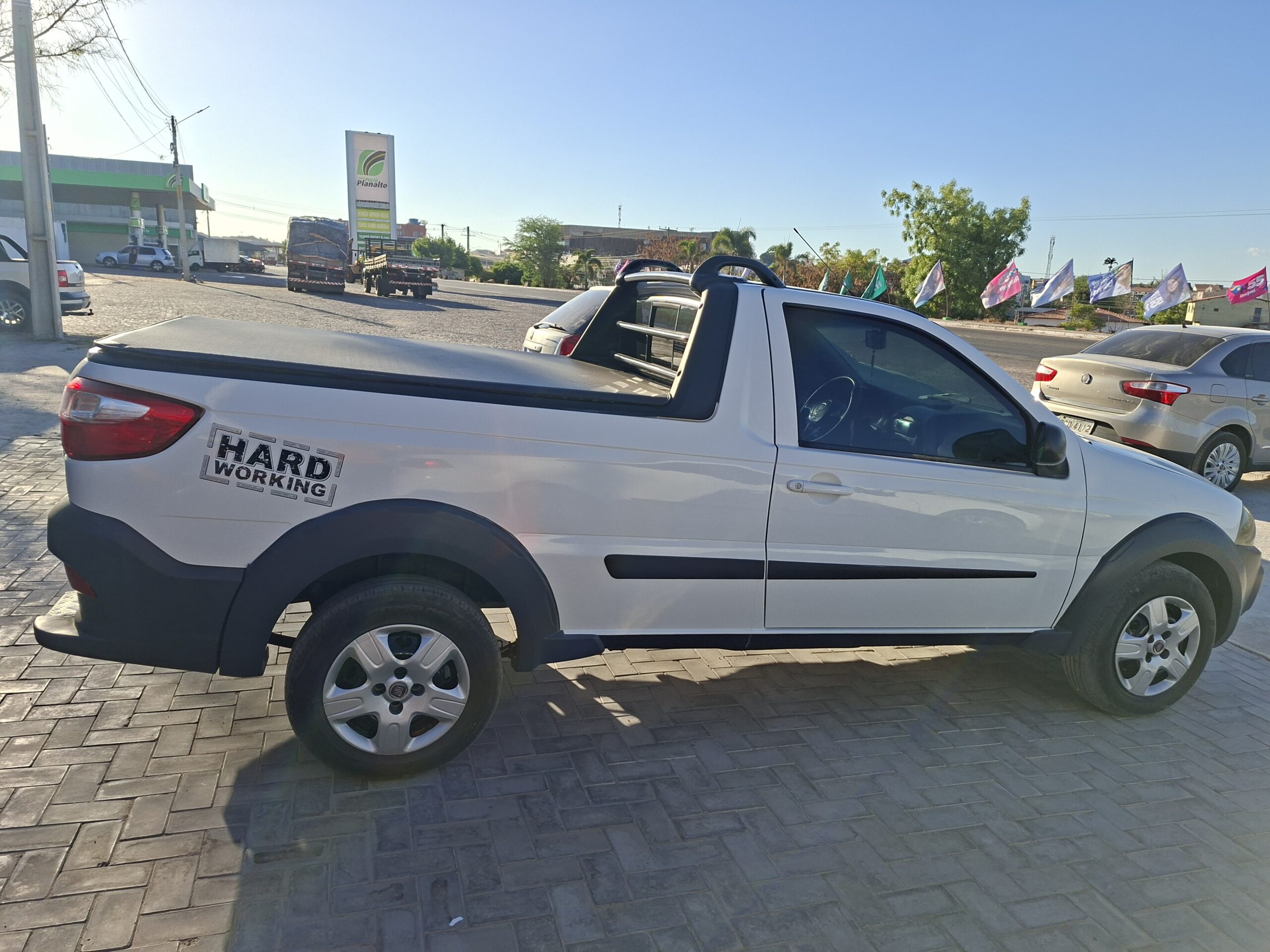 
								FIAT STRADA HARD WORKING CS 1.4 2017 full									