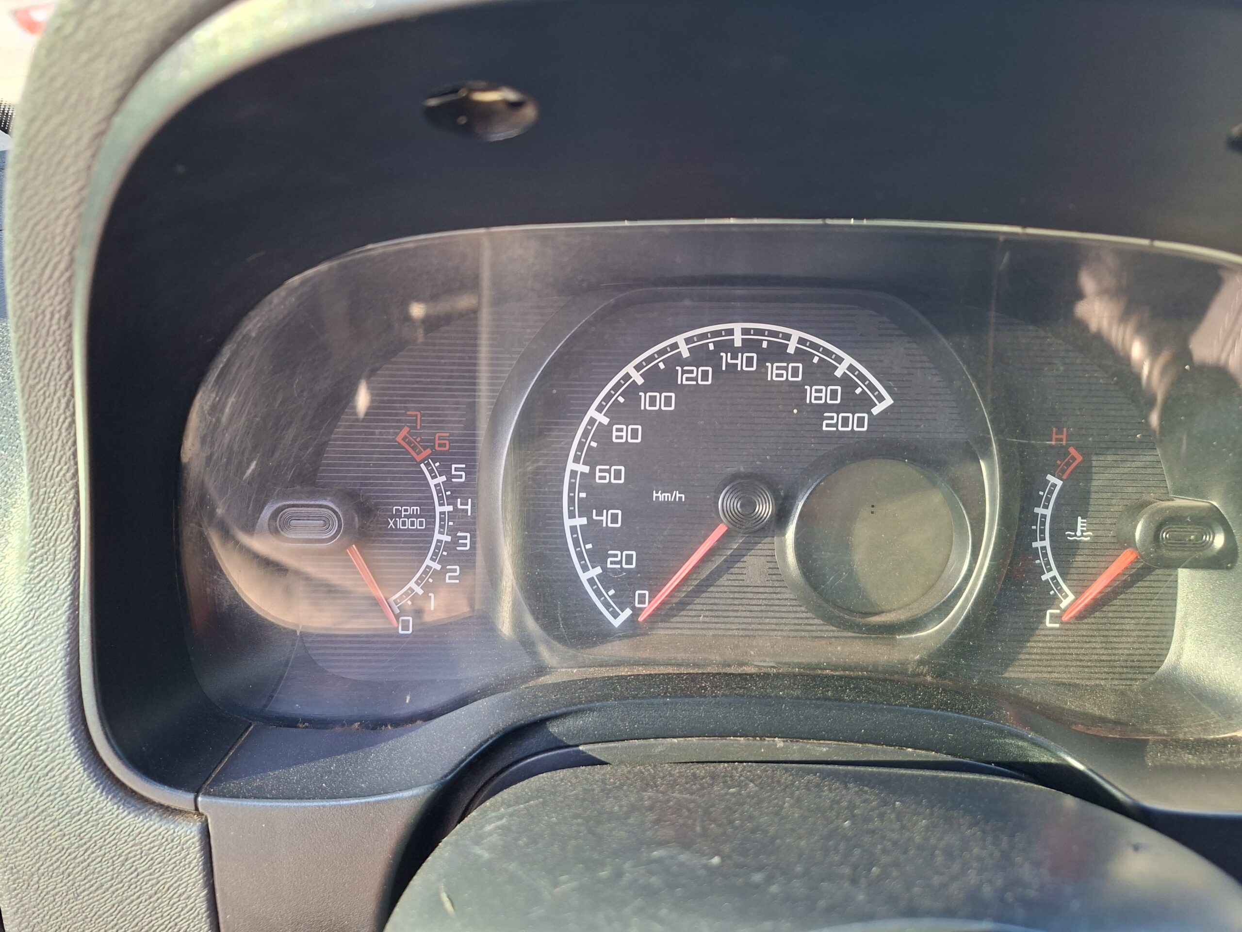 
								FIAT STRADA HARD WORKING CS 1.4 2017 full									