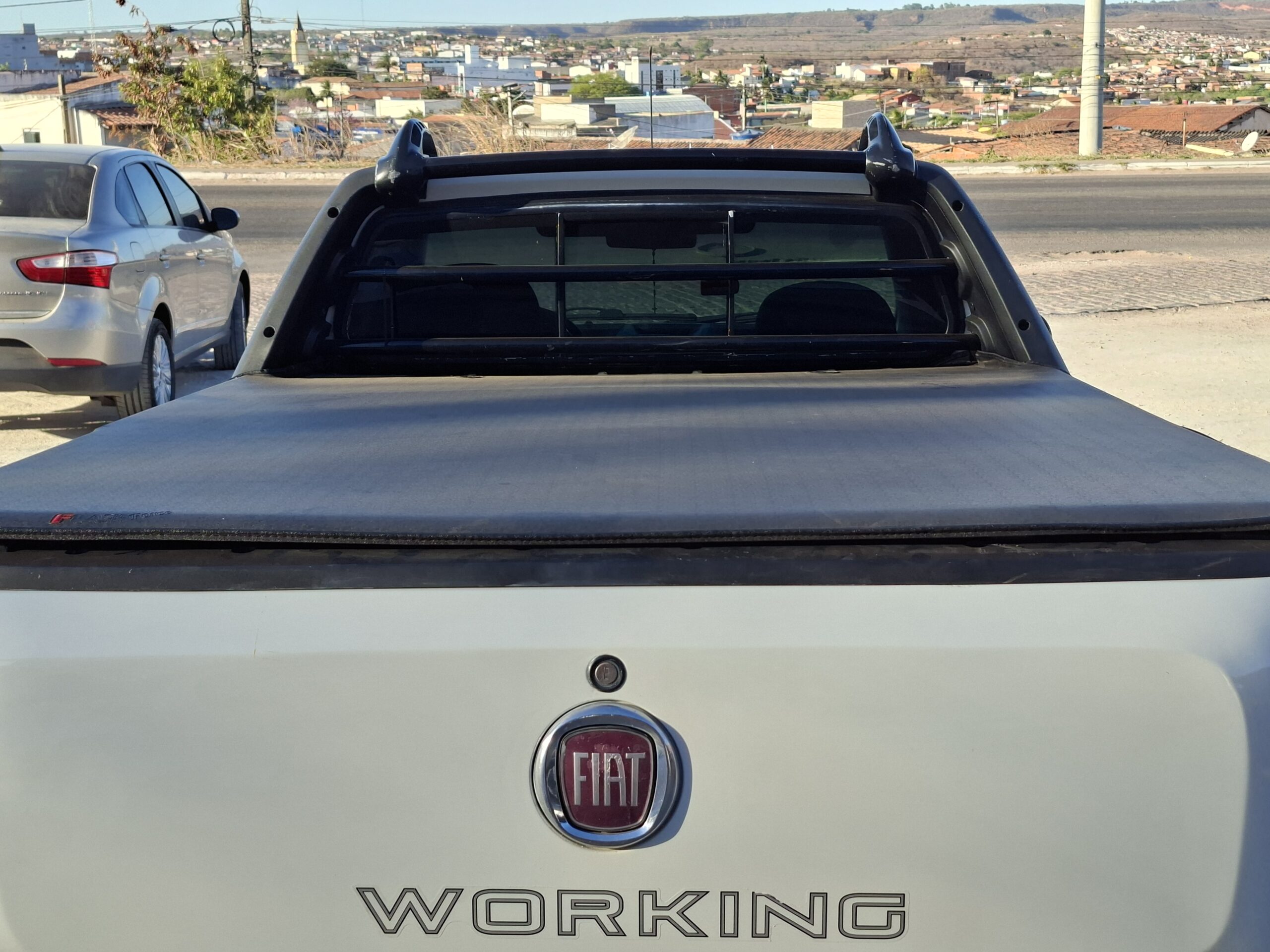 
								FIAT STRADA HARD WORKING CS 1.4 2017 full									
