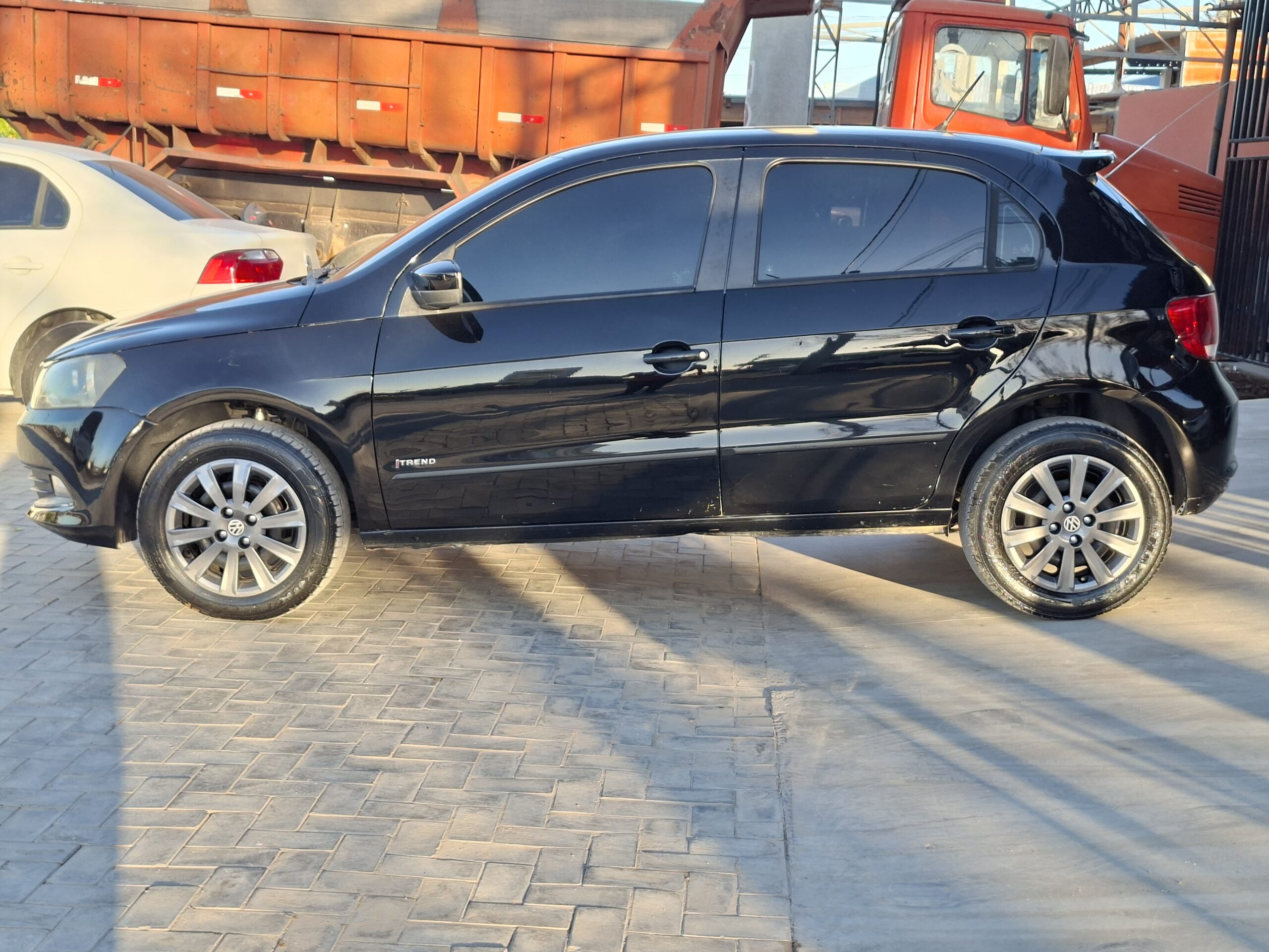 
								VOLKWAGEN (NOVO) GOL I TREND 1.0 2014 (G6) full									