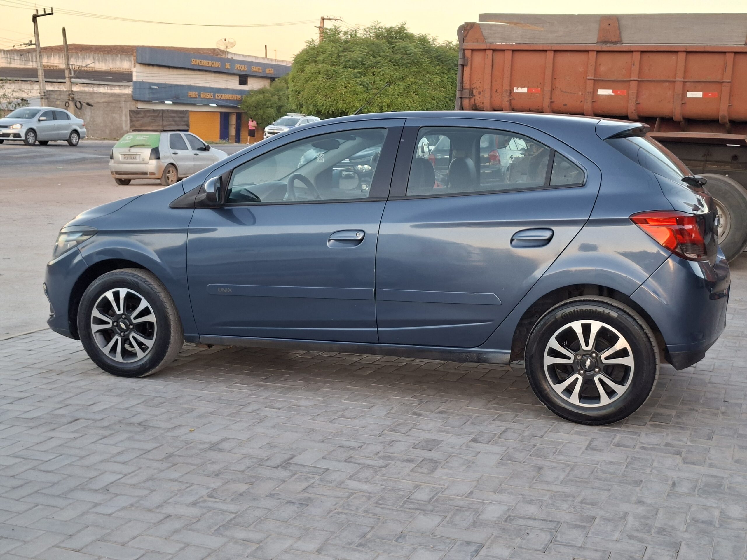 
								CHEVROLET ONIX MT LTZ 1.4 2014 full									