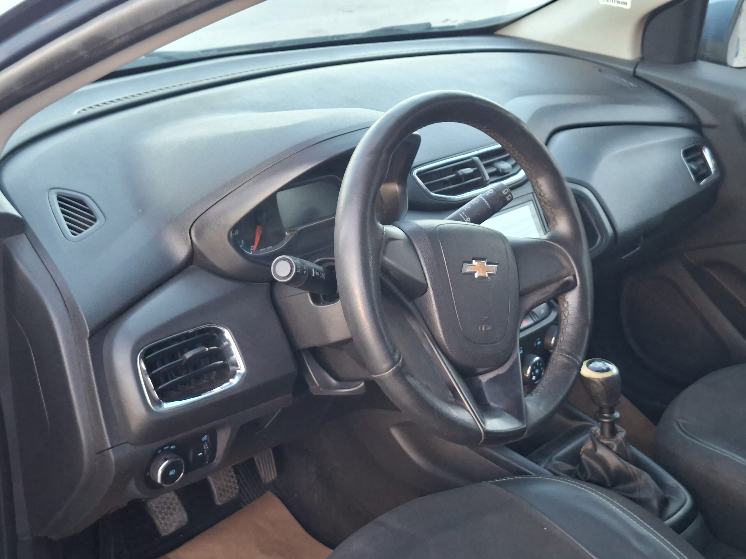 
								CHEVROLET ONIX MT LTZ 1.4 2014 full									