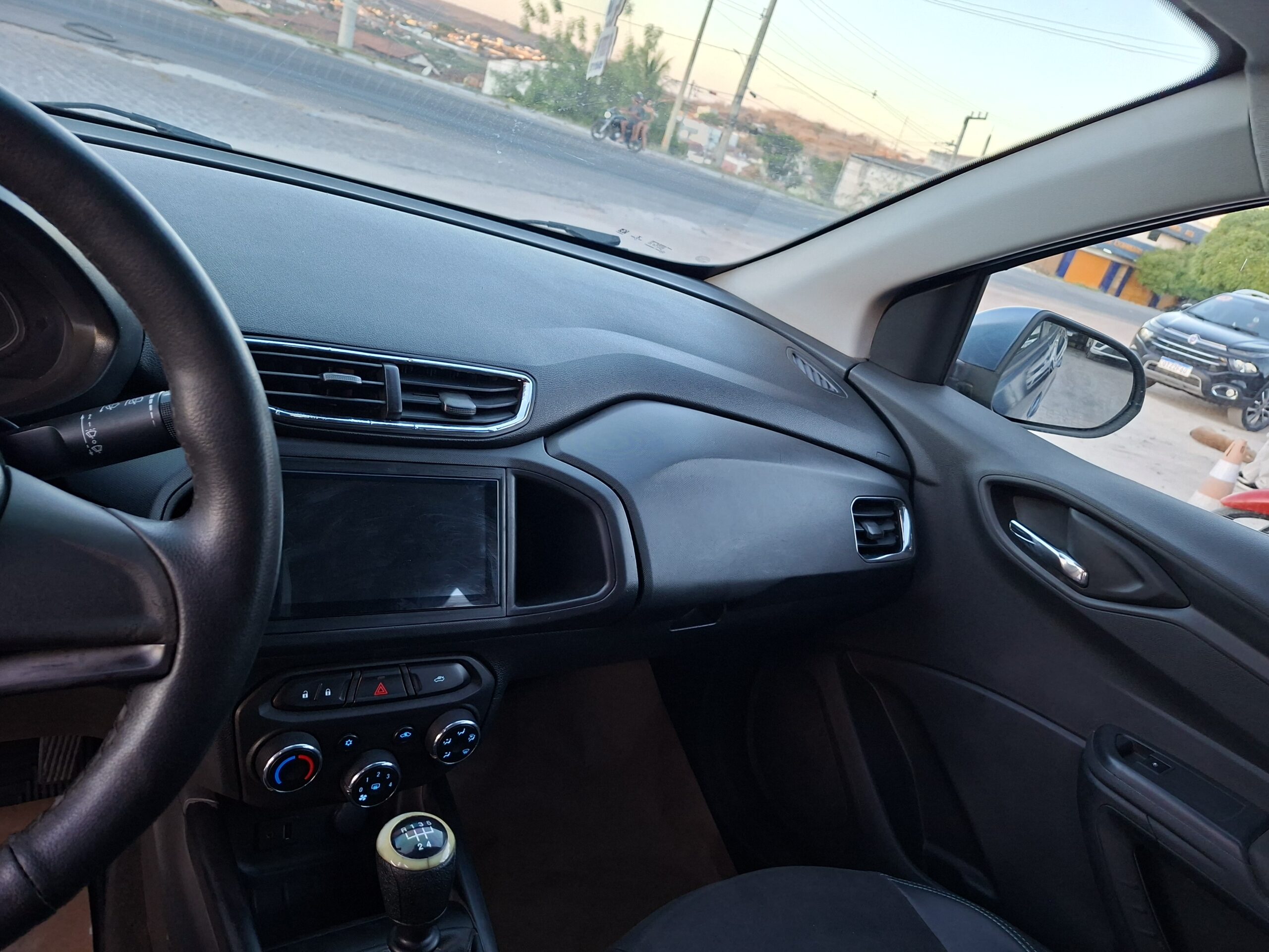 
								CHEVROLET ONIX MT LTZ 1.4 2014 full									