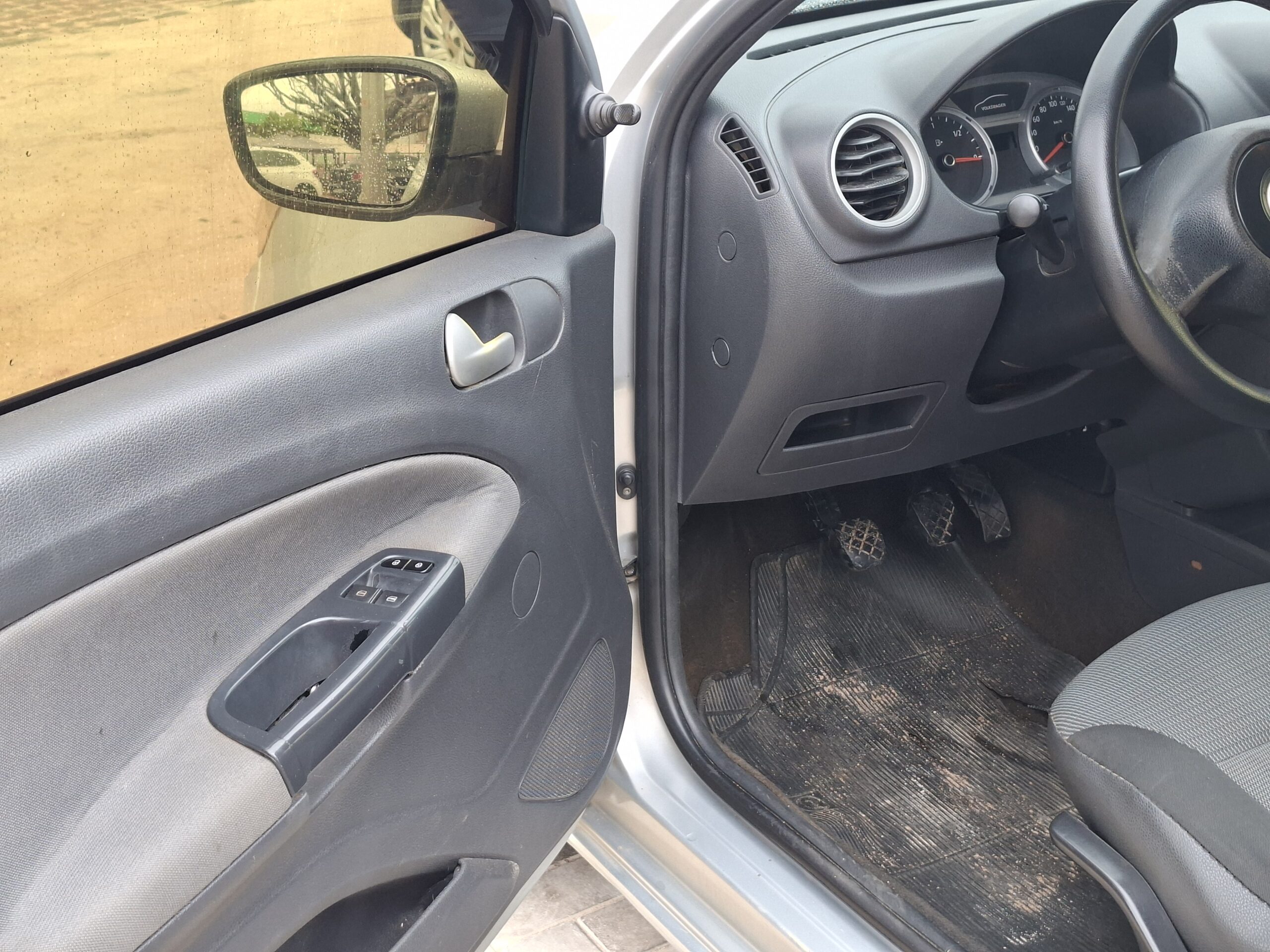 
								VOLKSWAGEN GOL (NOVO) 1.6 Mi TOTAL FLEX 2012 full									