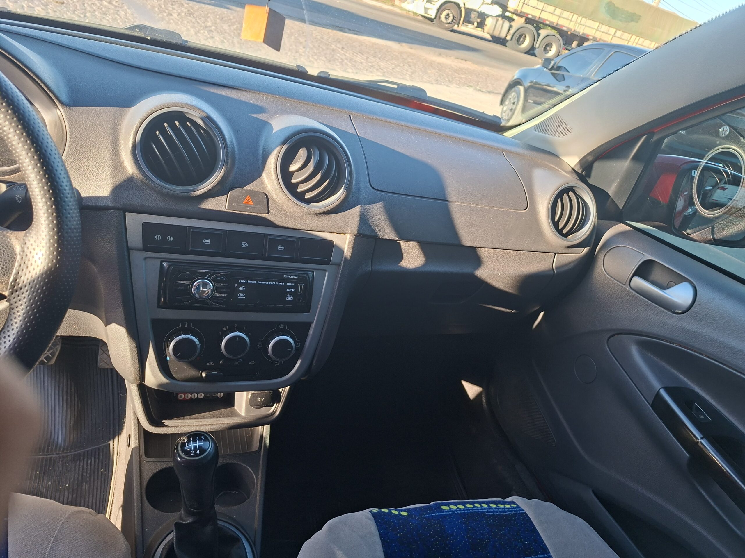 
								VOLKSWAGEN GOL (NOVO) 1.6 Mi TOTAL FLEX 8V 2012 full									