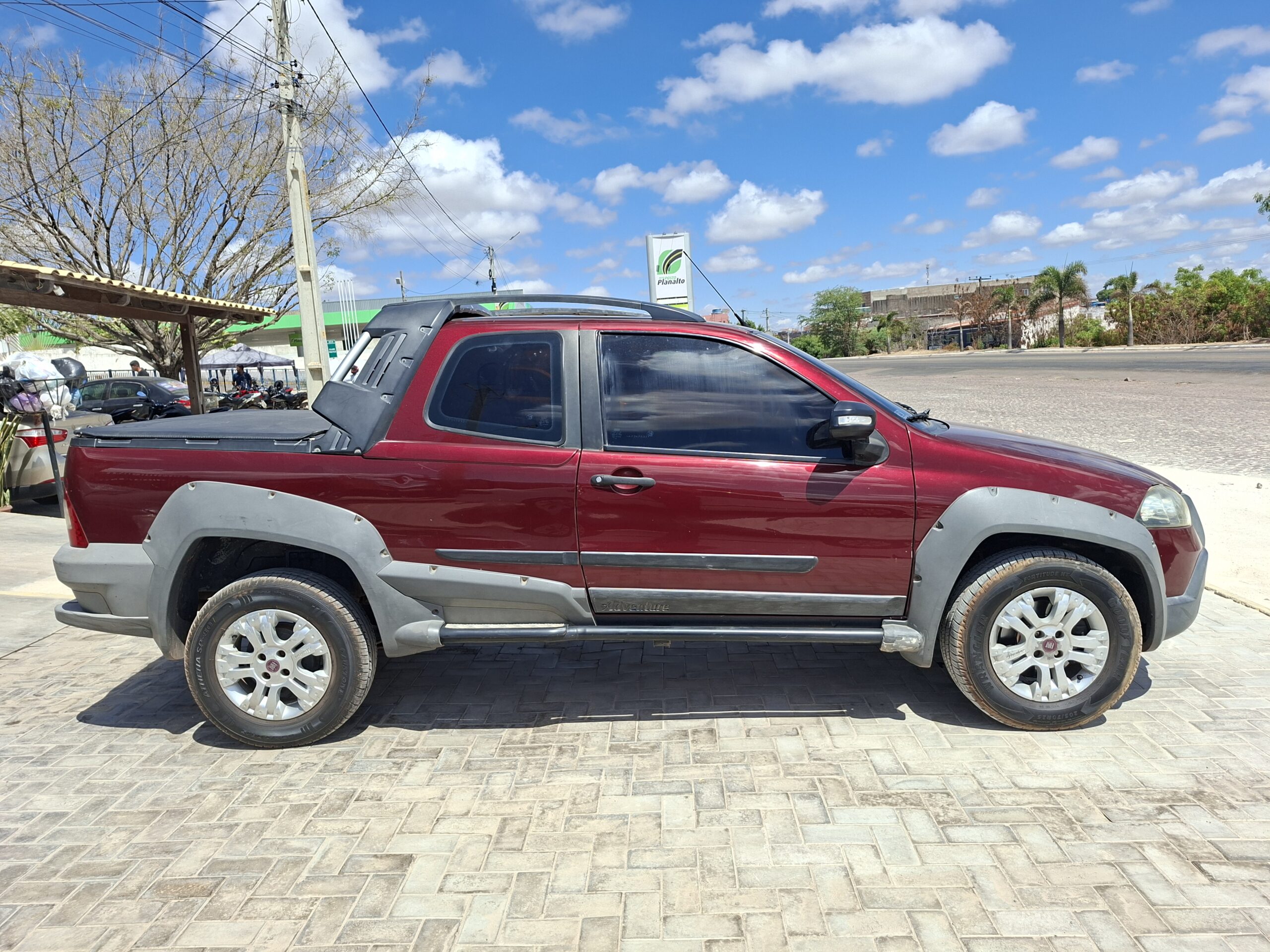 
								FIAT STRADA ADVENTURE CD 1.8 FLEX 2P 2010 full									