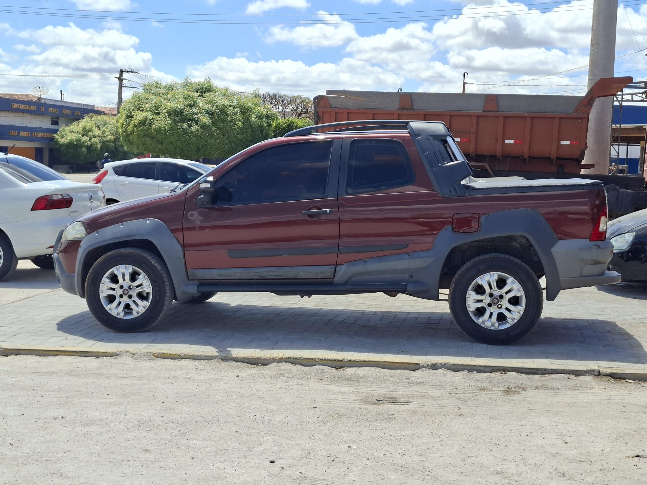 
								FIAT STRADA ADVENTURE CD 1.8 FLEX 2P 2010 full									