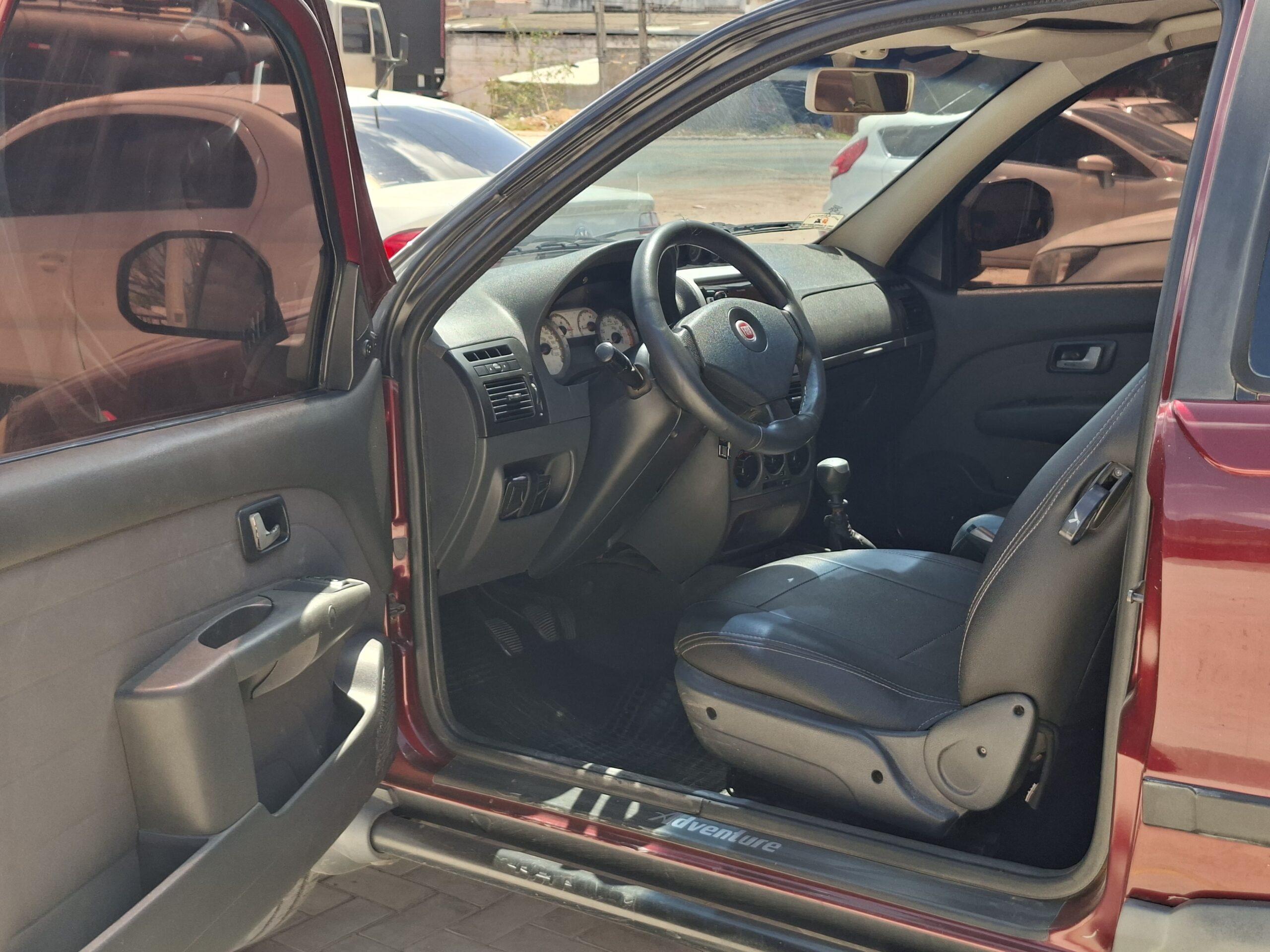 
								FIAT STRADA ADVENTURE CD 1.8 FLEX 2P 2010 full									