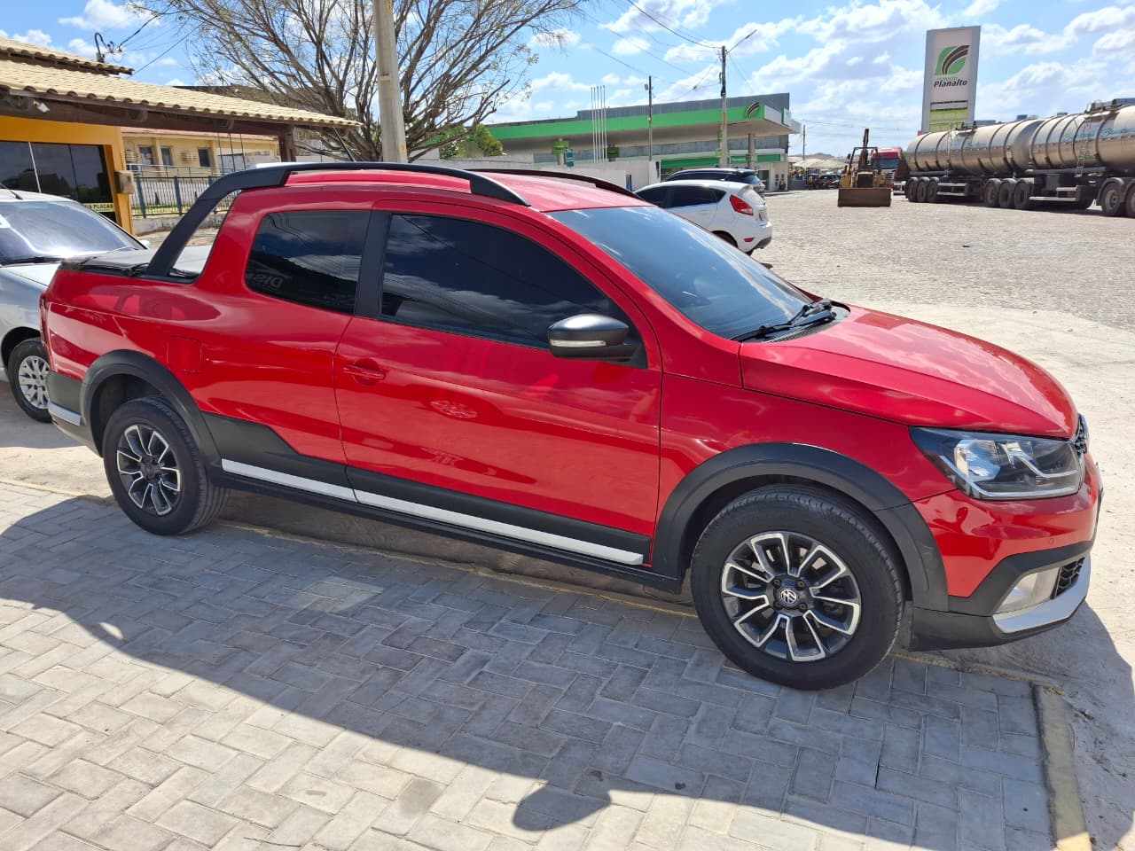 
								VOLKSWAGEN SAVEIRO CROSS 1.6 MSI CD 2019 full									